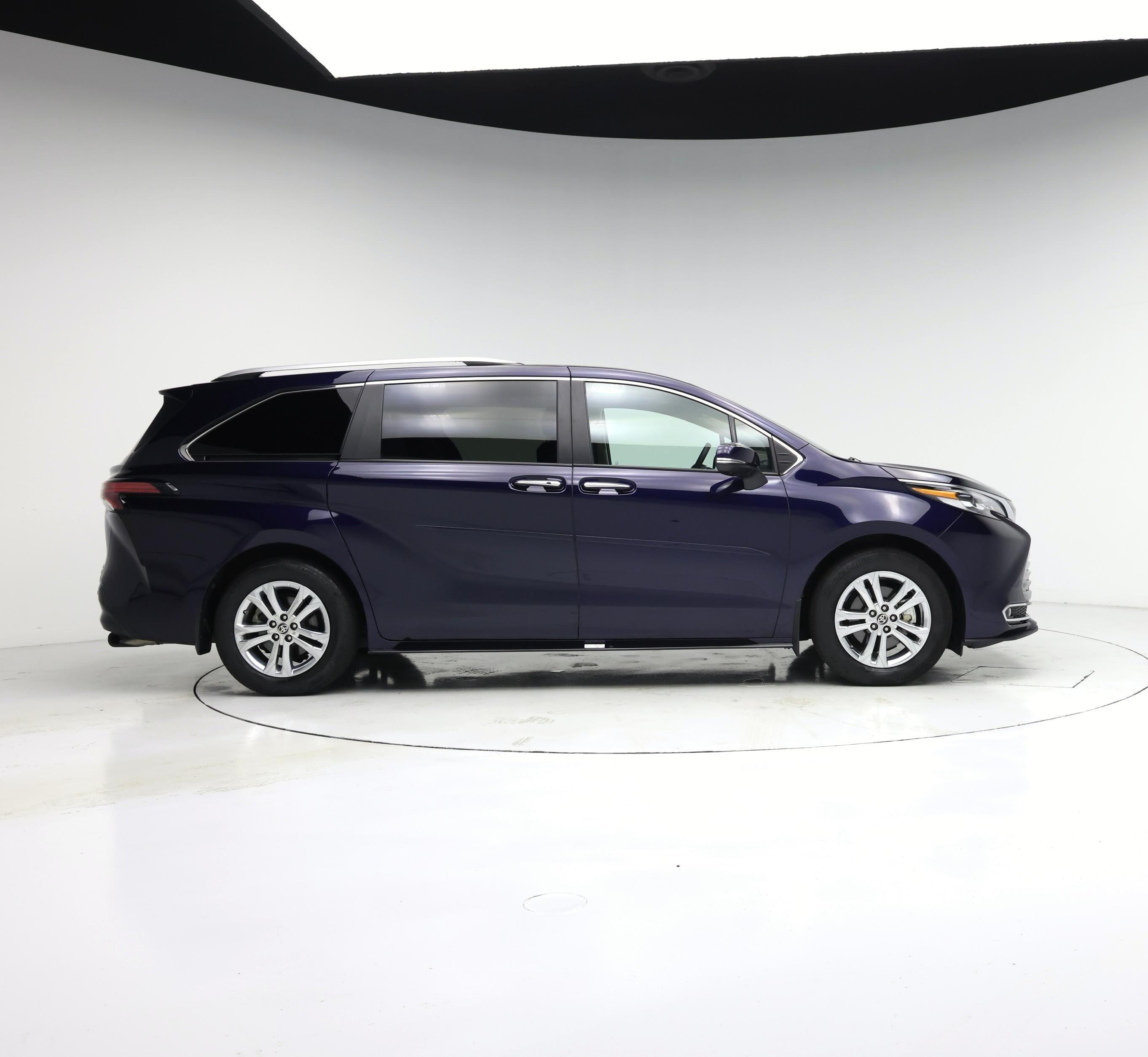 Thumbnail: 2023 Toyota Sienna - 7