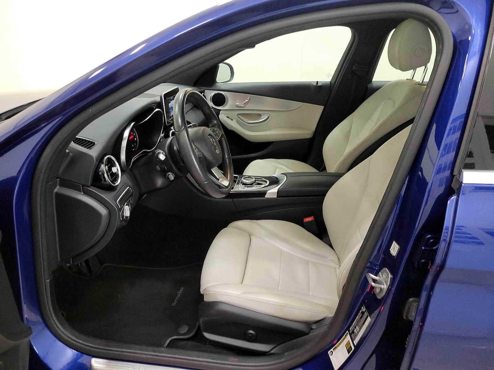 Power Seat(s) & Side Airbags