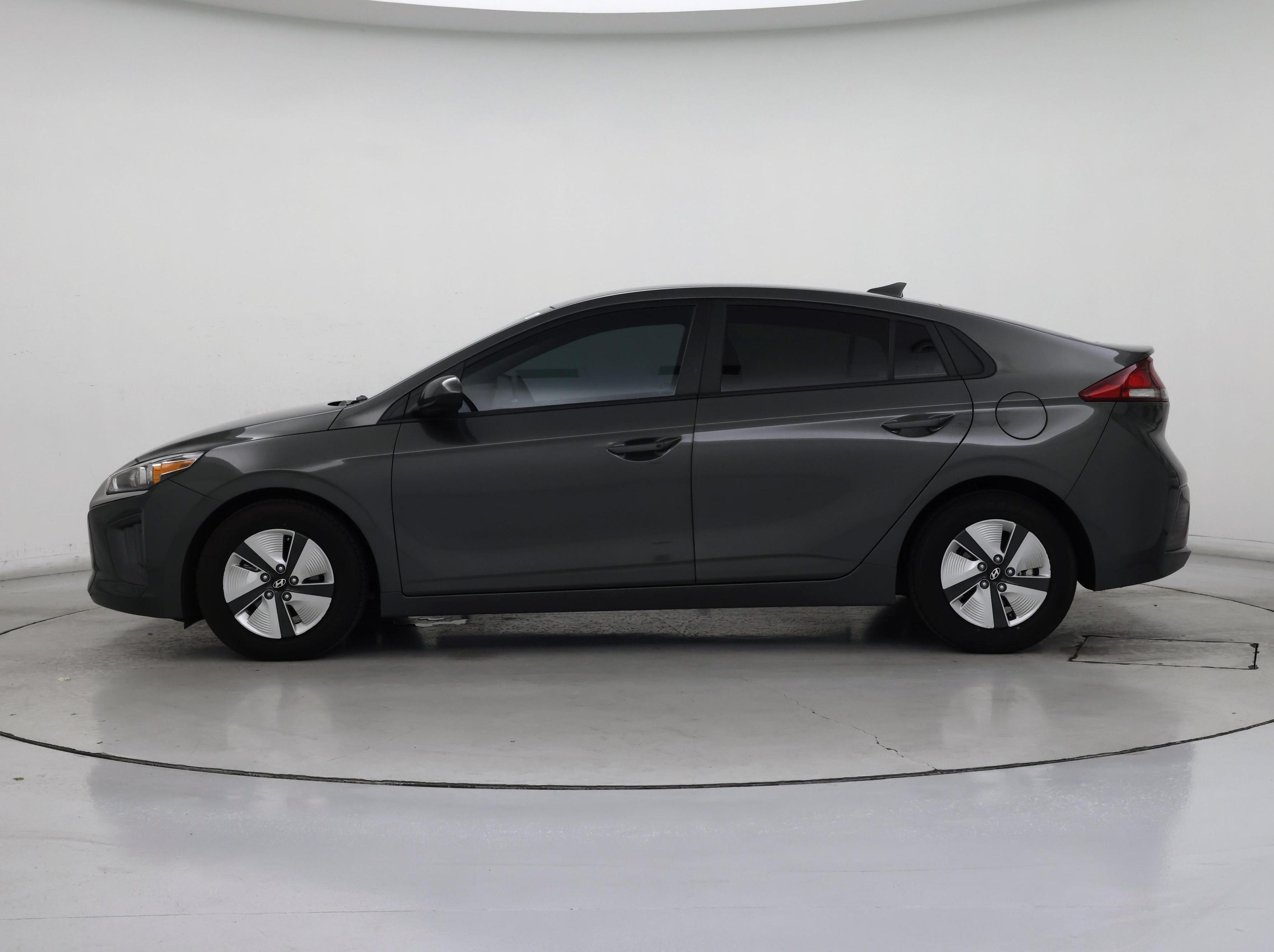 Thumbnail: 2022 Hyundai Ioniq - 3