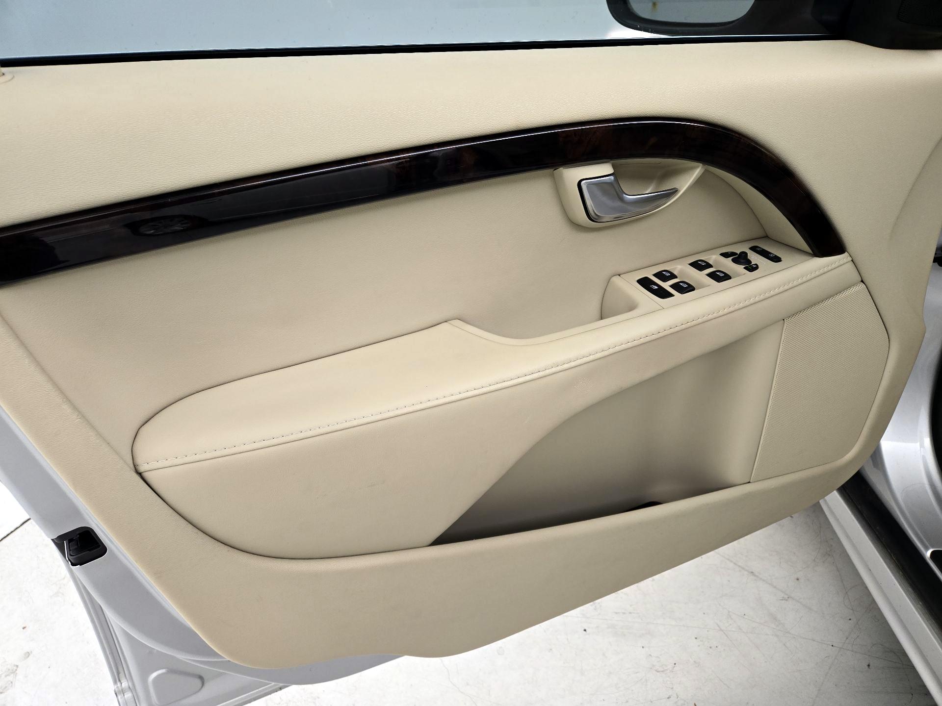 Thumbnail: 2015 Volvo S80 - 12