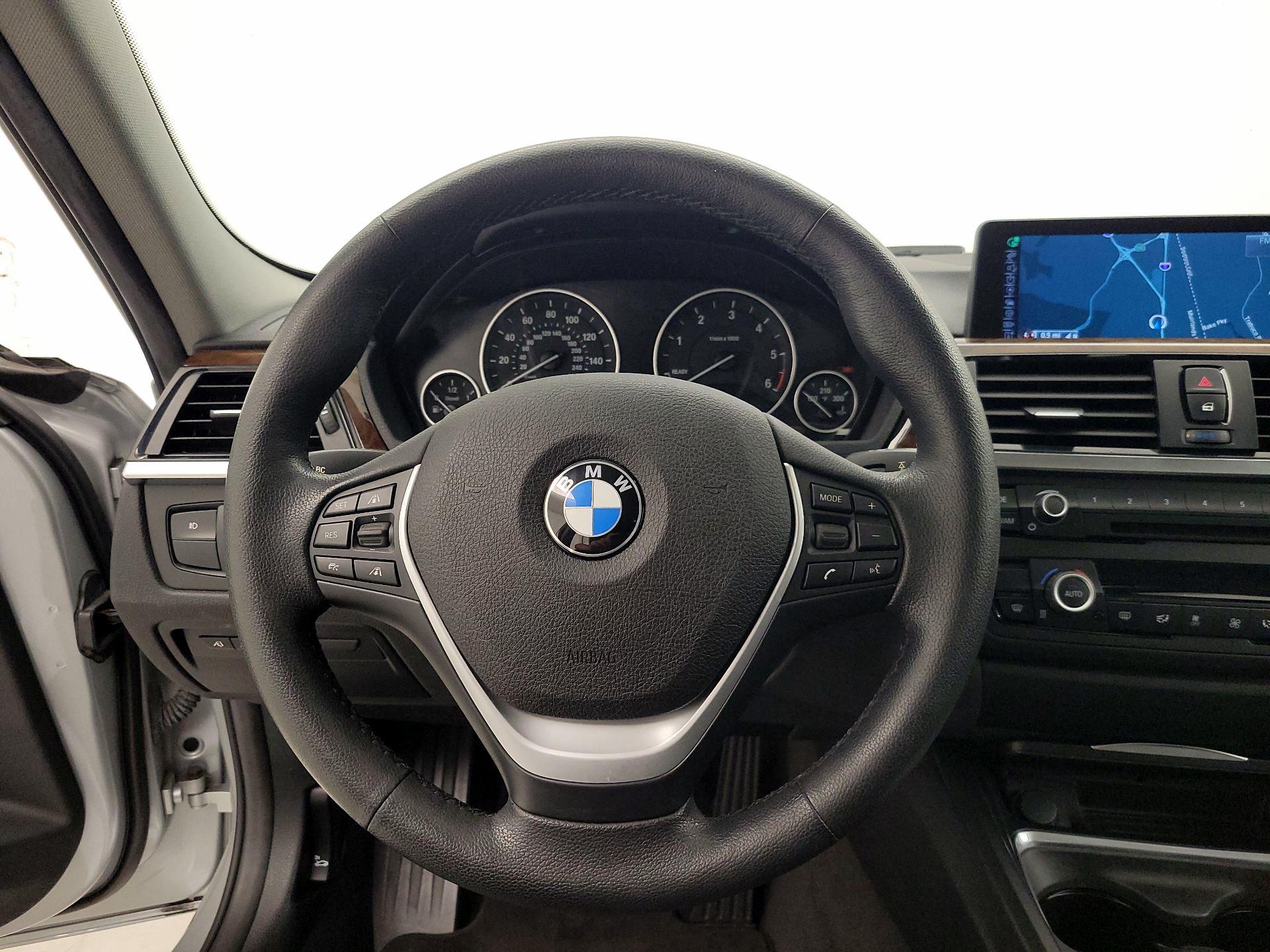 Thumbnail: 2015 BMW 3 Series - 10
