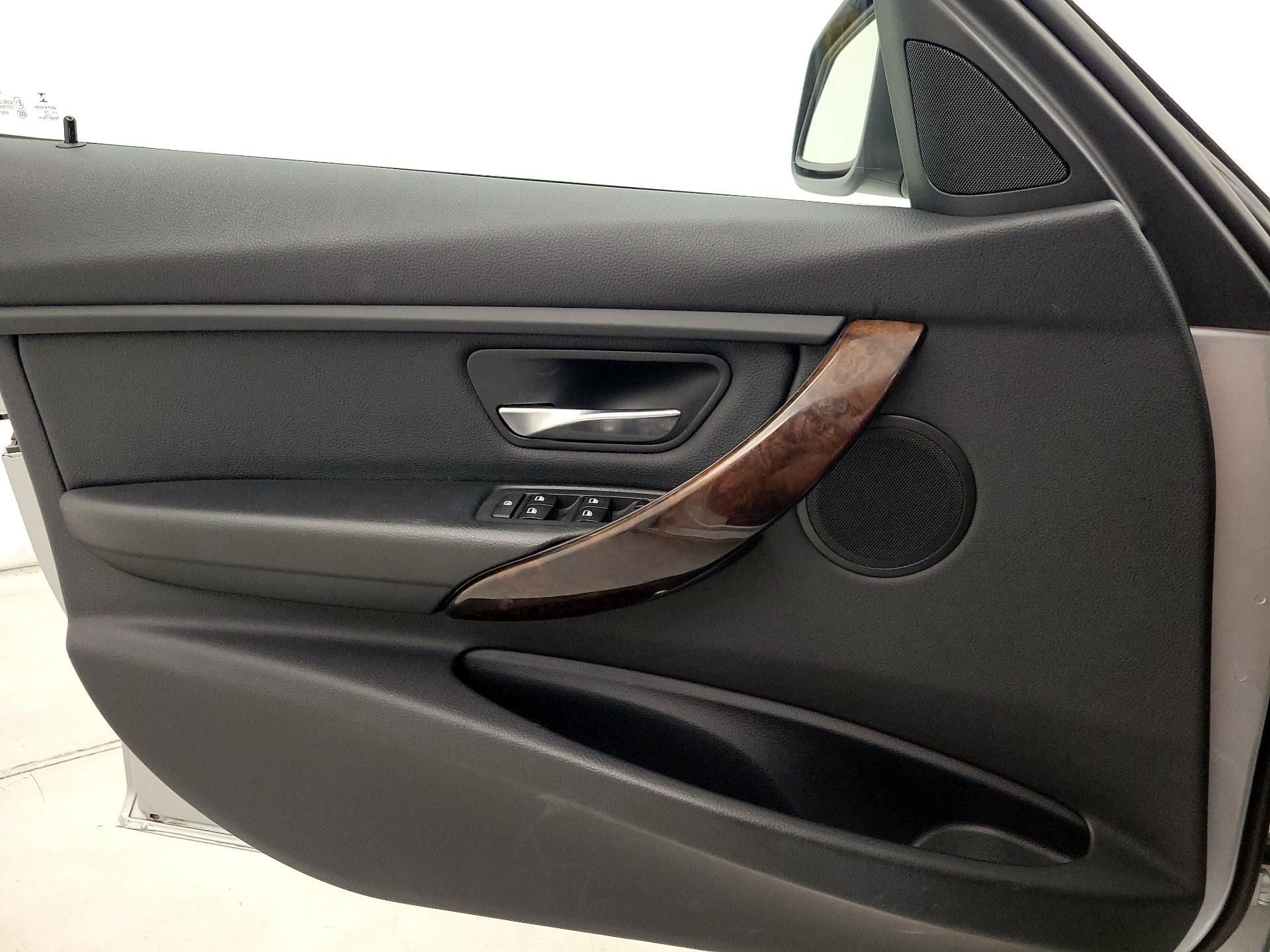 Thumbnail: 2015 BMW 3 Series - 12