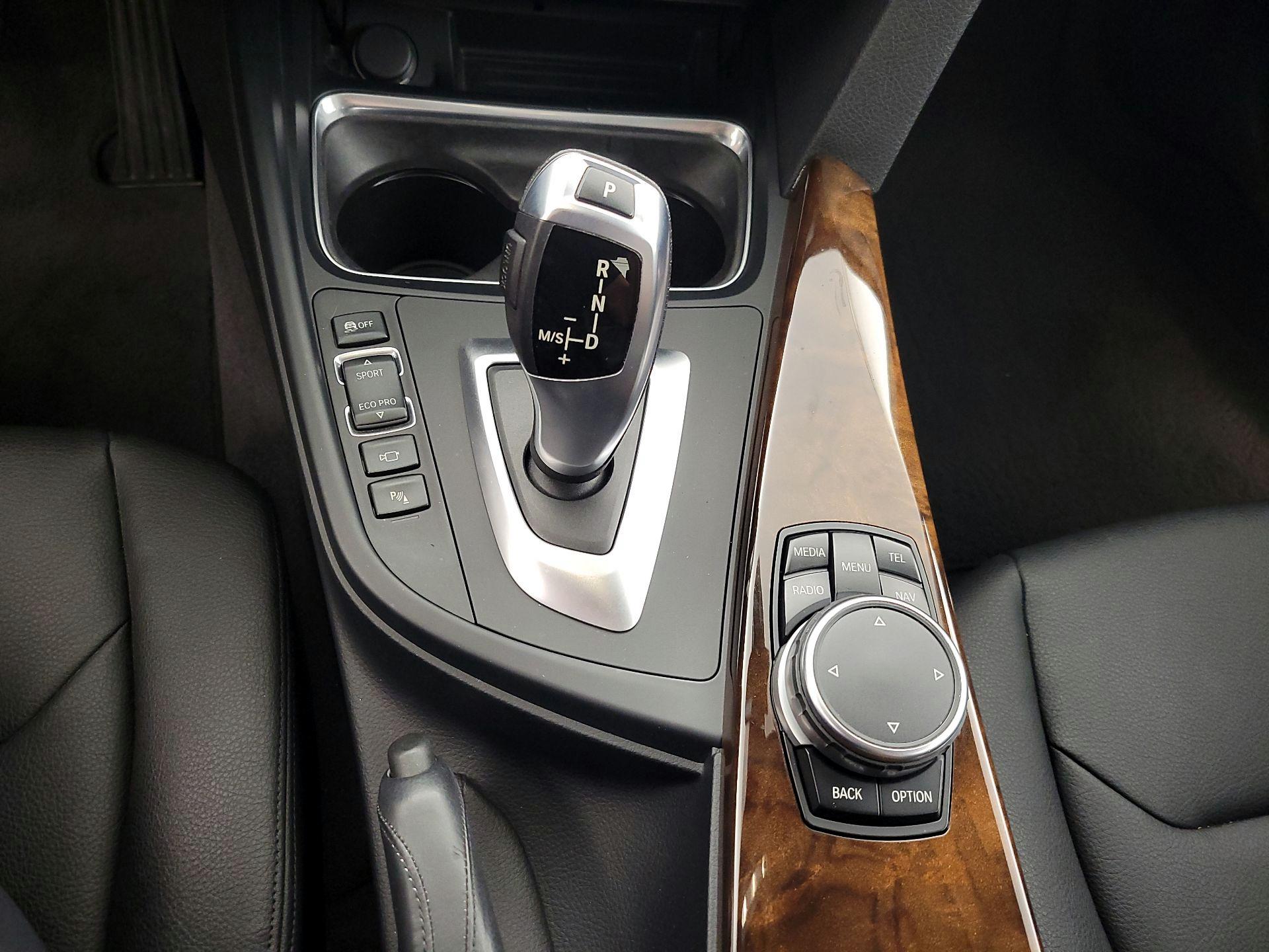 Thumbnail: 2015 BMW 3 Series - 18