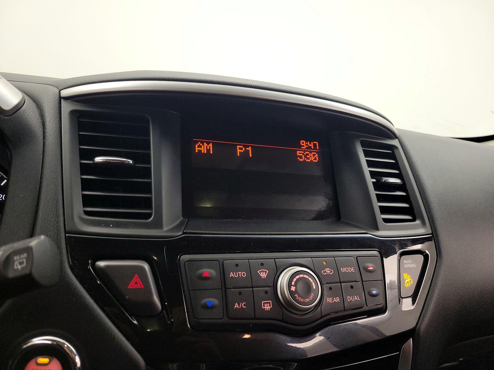 Thumbnail: 2015 Nissan Pathfinder - 15