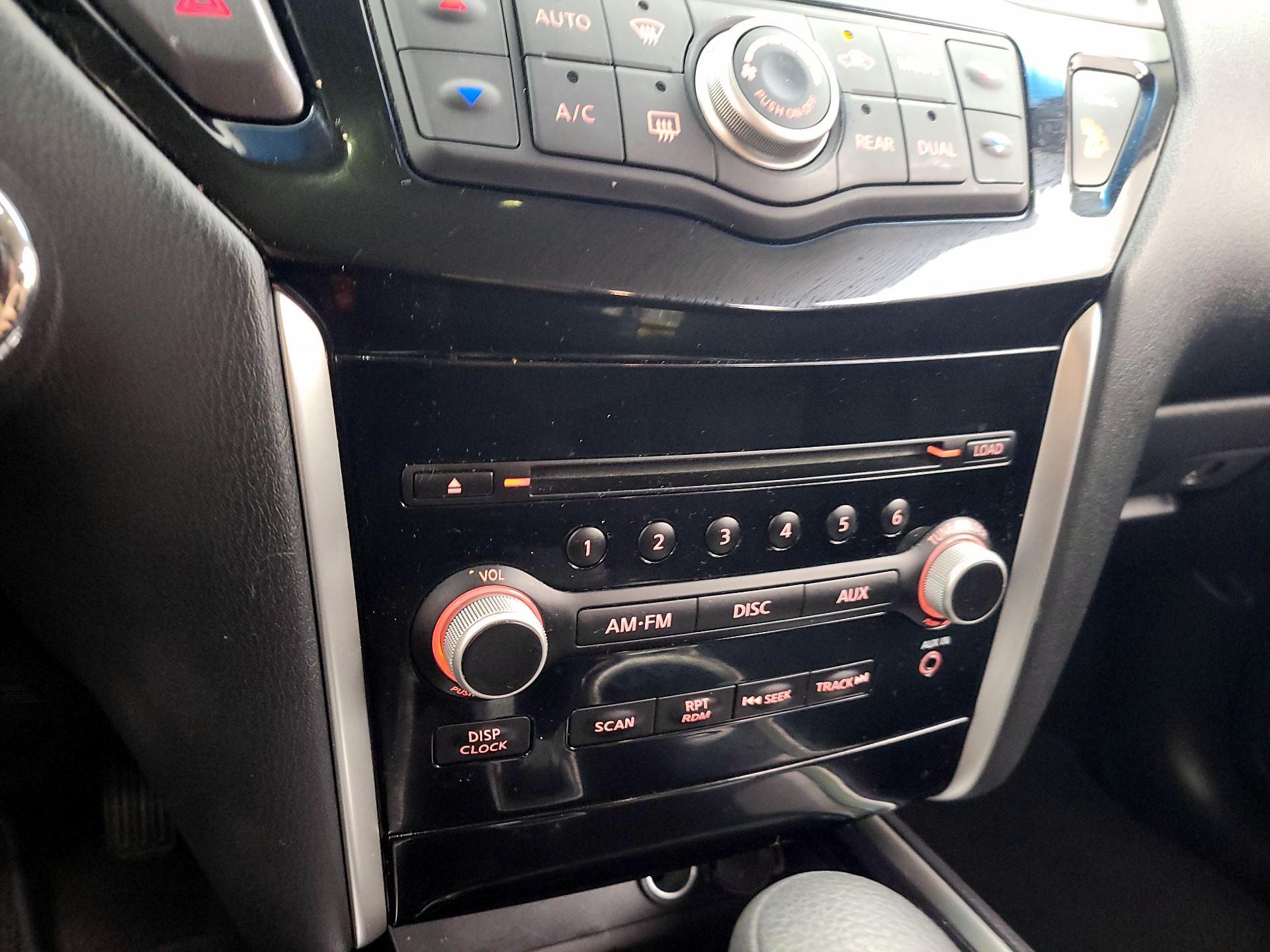 Thumbnail: 2015 Nissan Pathfinder - 16