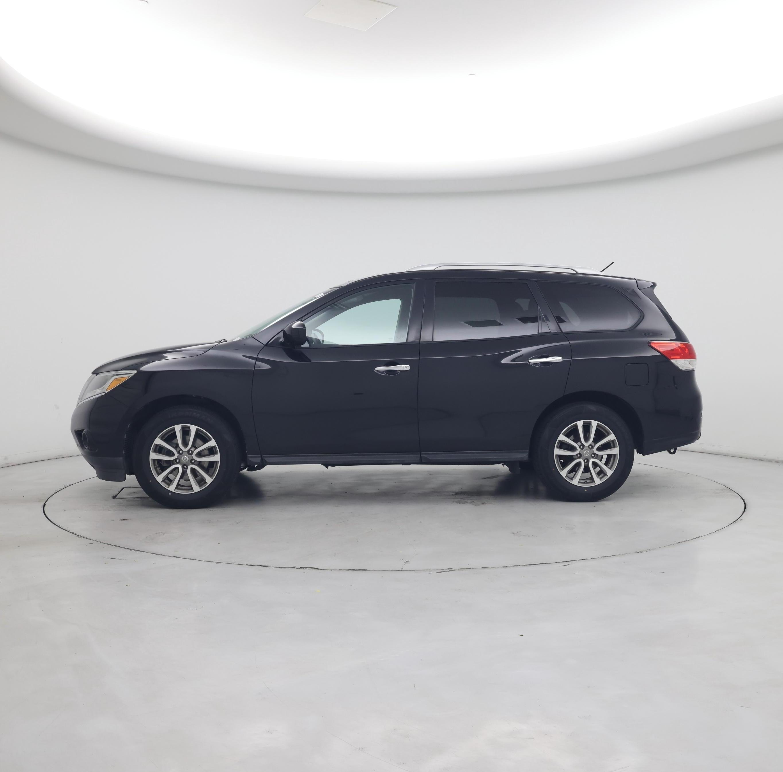 Thumbnail: 2015 Nissan Pathfinder - 3