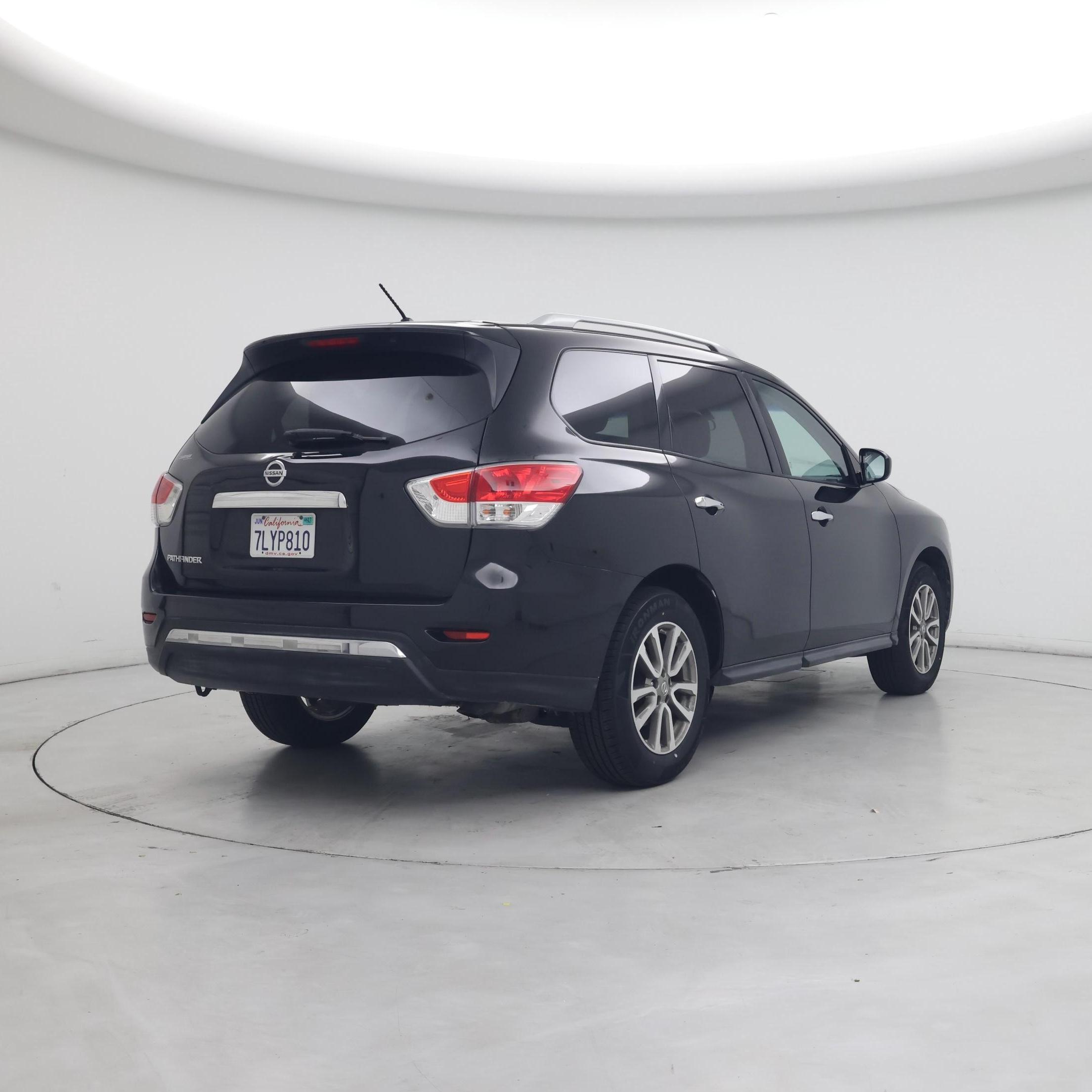Thumbnail: 2015 Nissan Pathfinder - 8