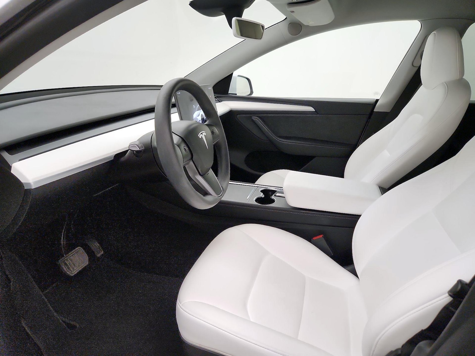 2025 Tesla Model Y Long Range - Photo 12