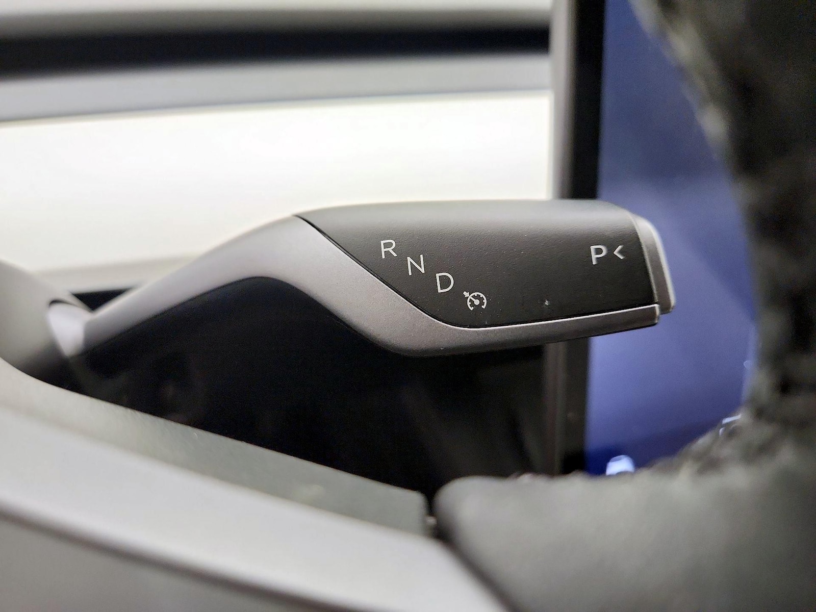 2025 Tesla Model Y Long Range - Photo 17