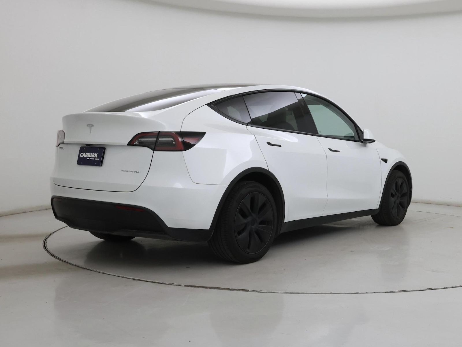 2025 Tesla Model Y Long Range - Photo 9