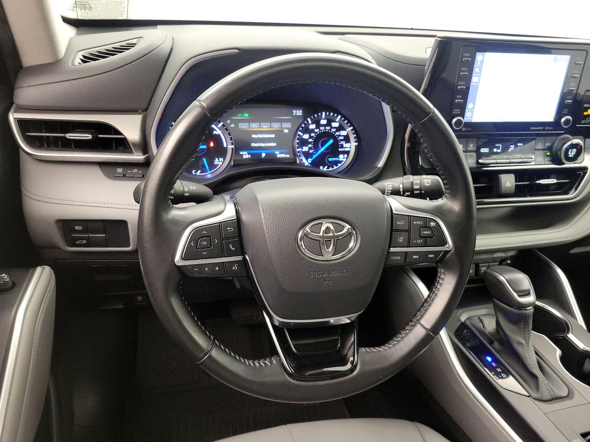 Thumbnail: 2021 Toyota Highlander - 10