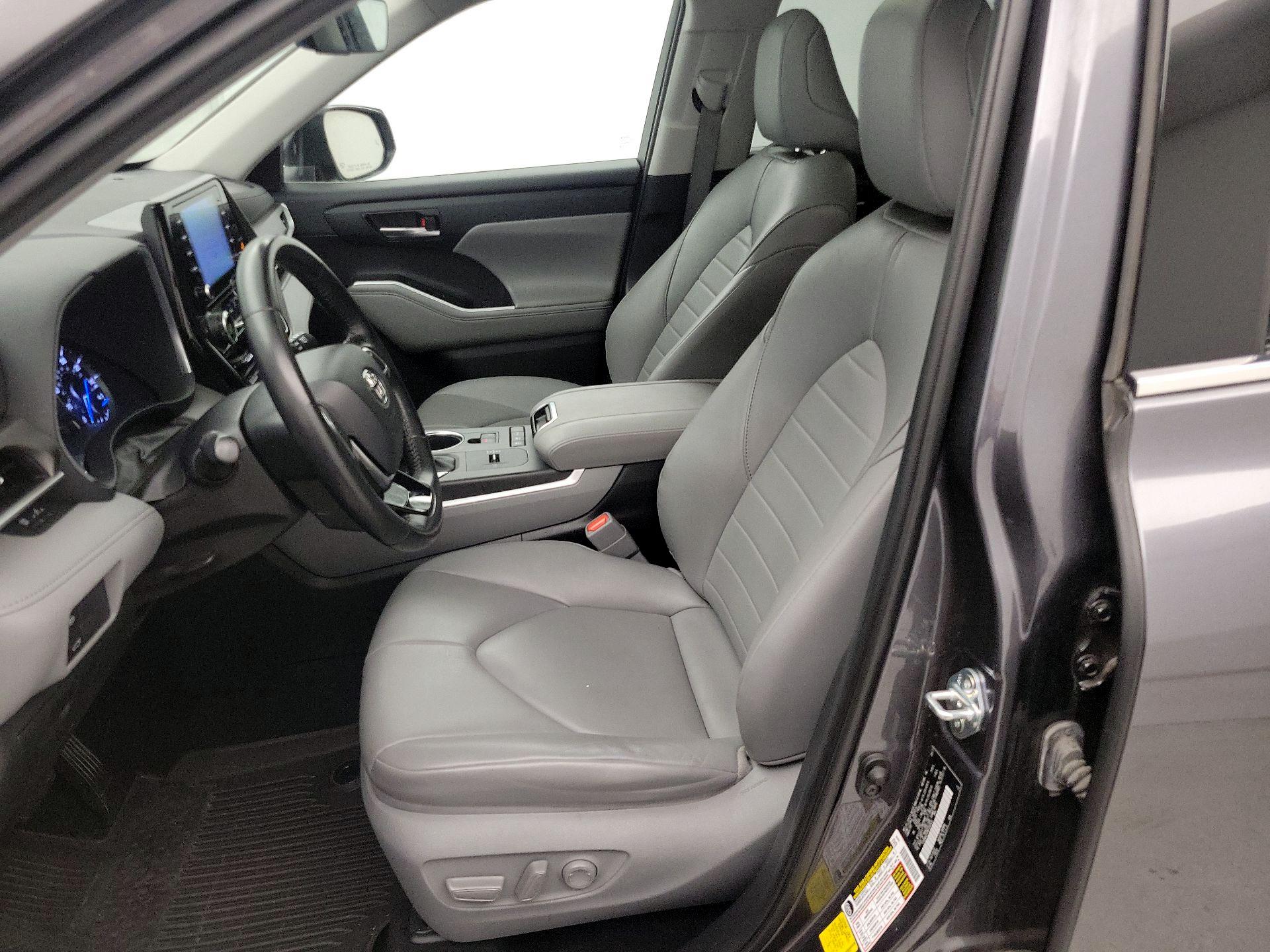 Thumbnail: 2021 Toyota Highlander - 11