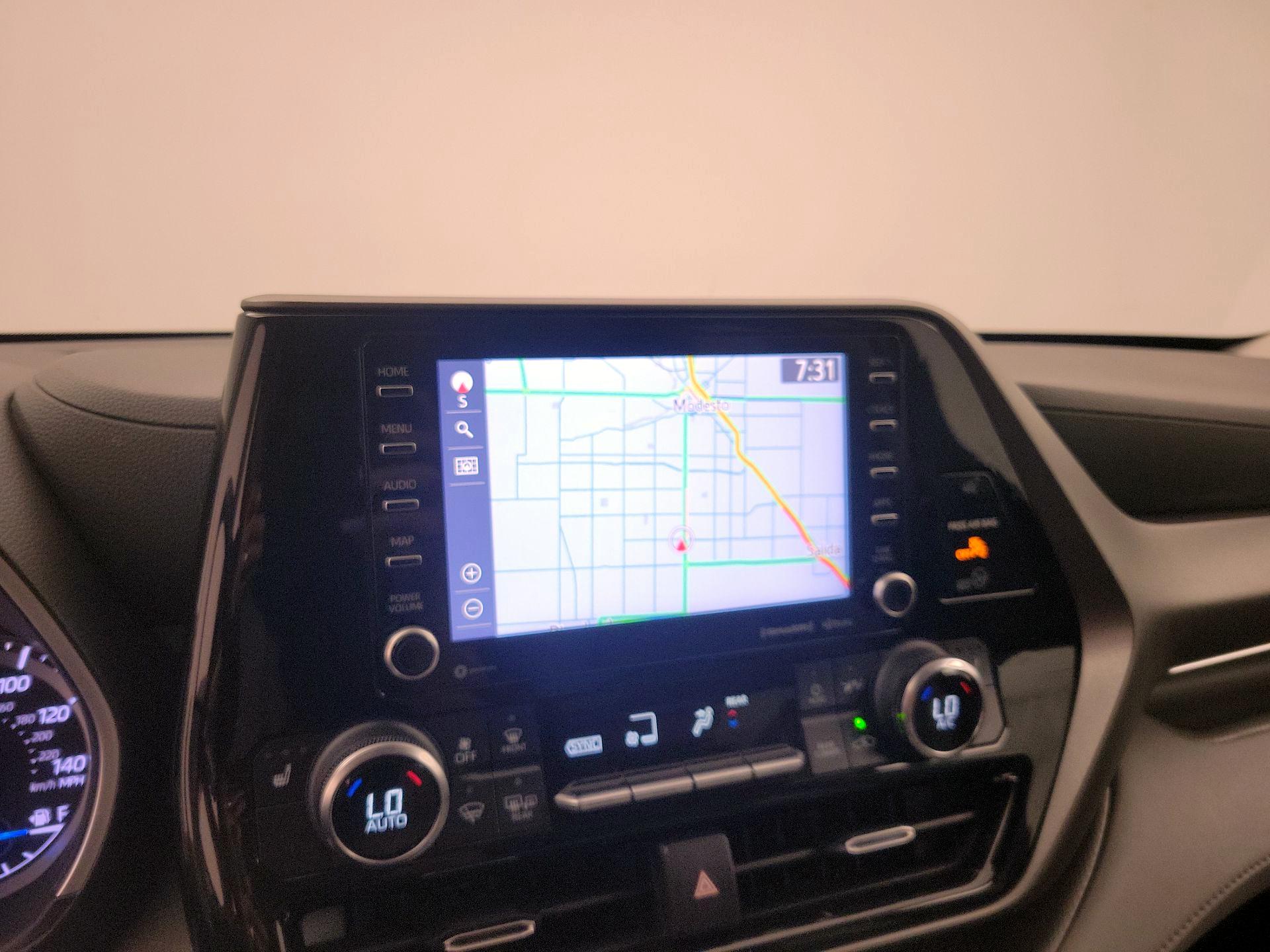 Thumbnail: 2021 Toyota Highlander - 14