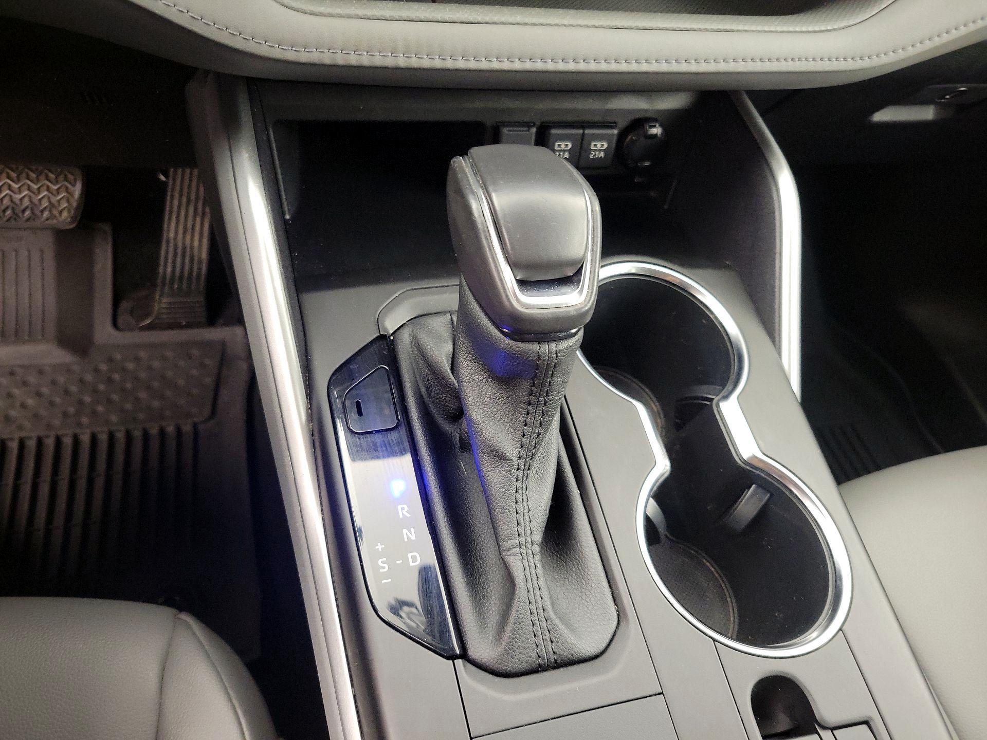 Thumbnail: 2021 Toyota Highlander - 18