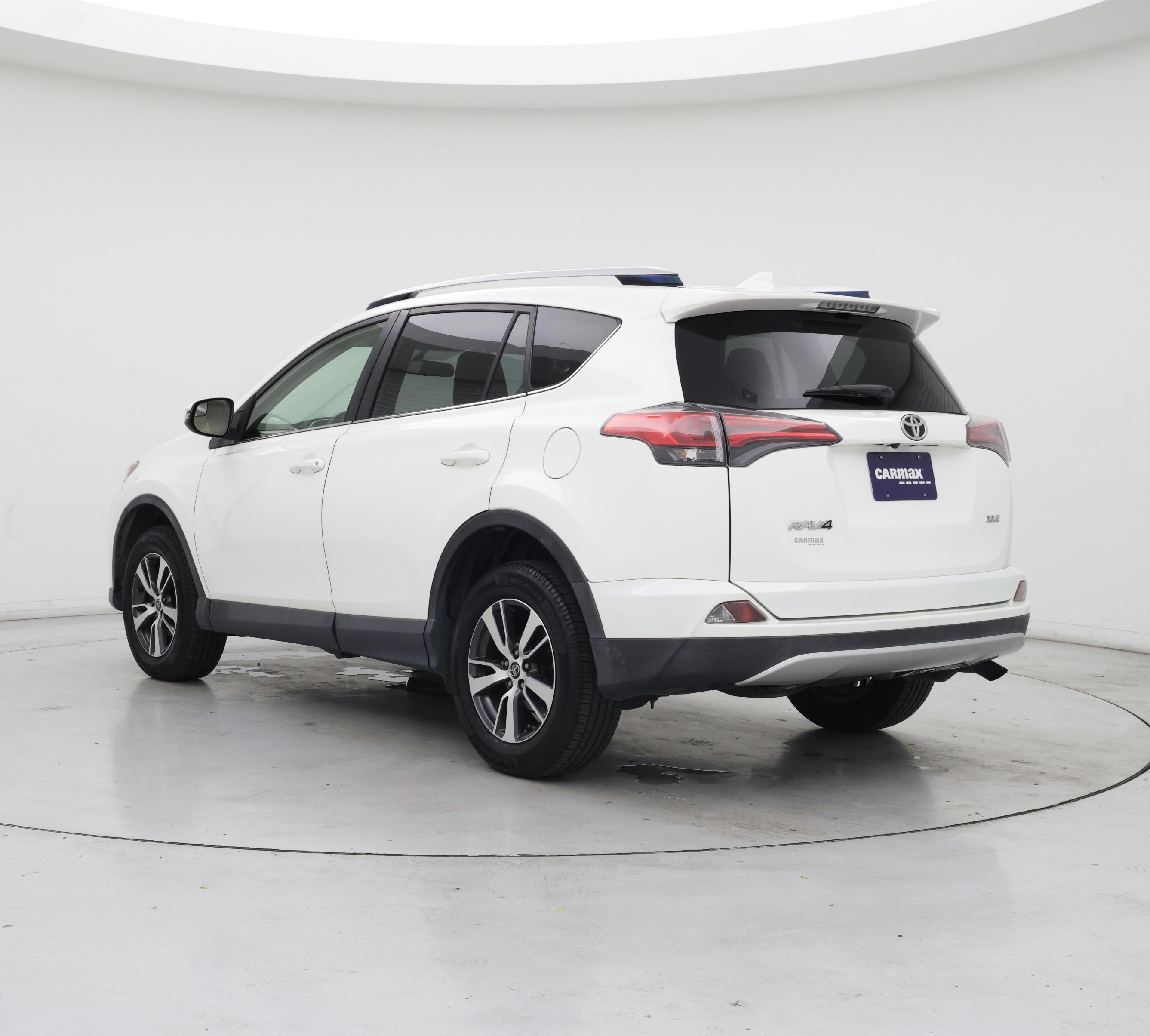 Thumbnail: 2016 Toyota RAV4 - 2