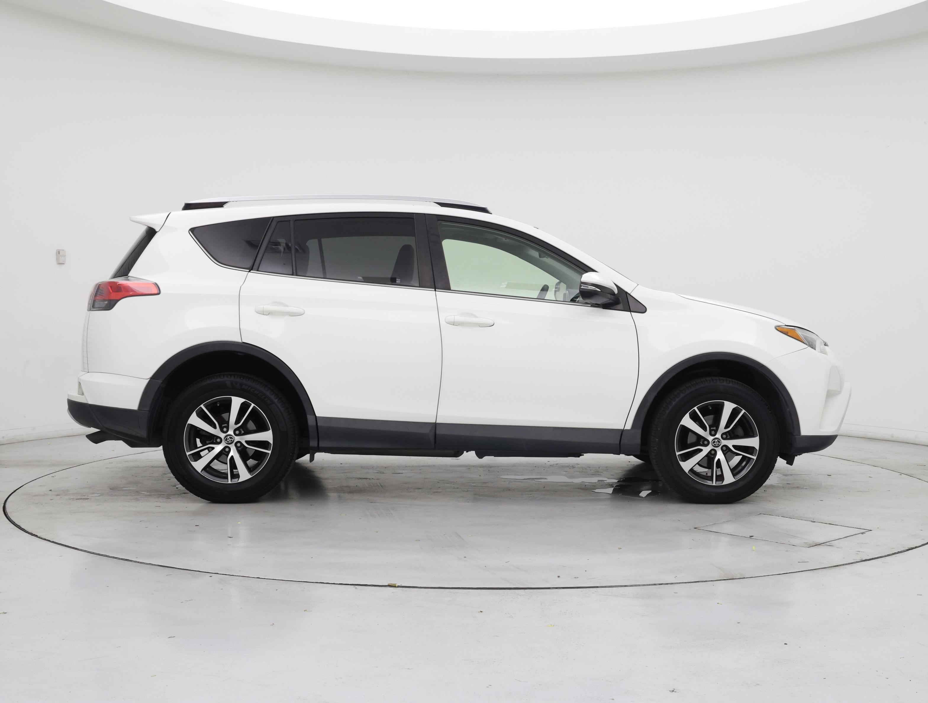 Thumbnail: 2016 Toyota RAV4 - 7