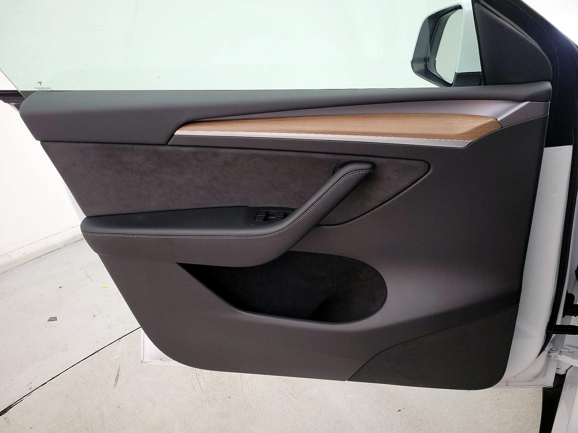Thumbnail: 2022 Tesla Model Y - 12