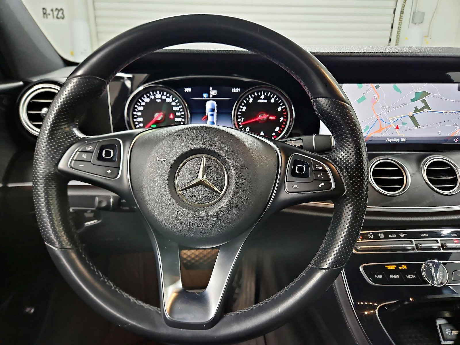 2017 Mercedes-Benz E-Class E300 - Photo 11