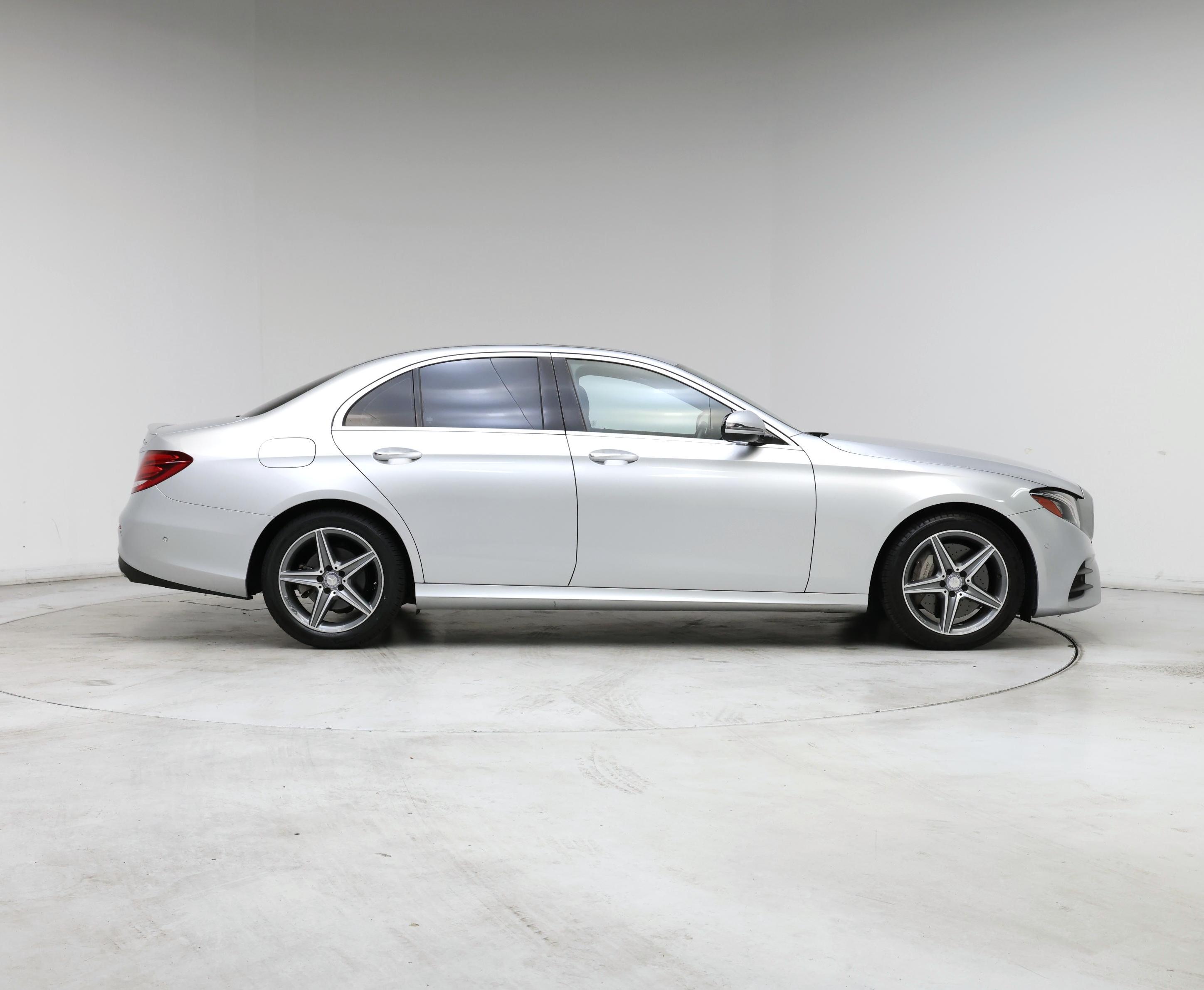 Thumbnail: 2017 Mercedes-Benz E-Class - 7
