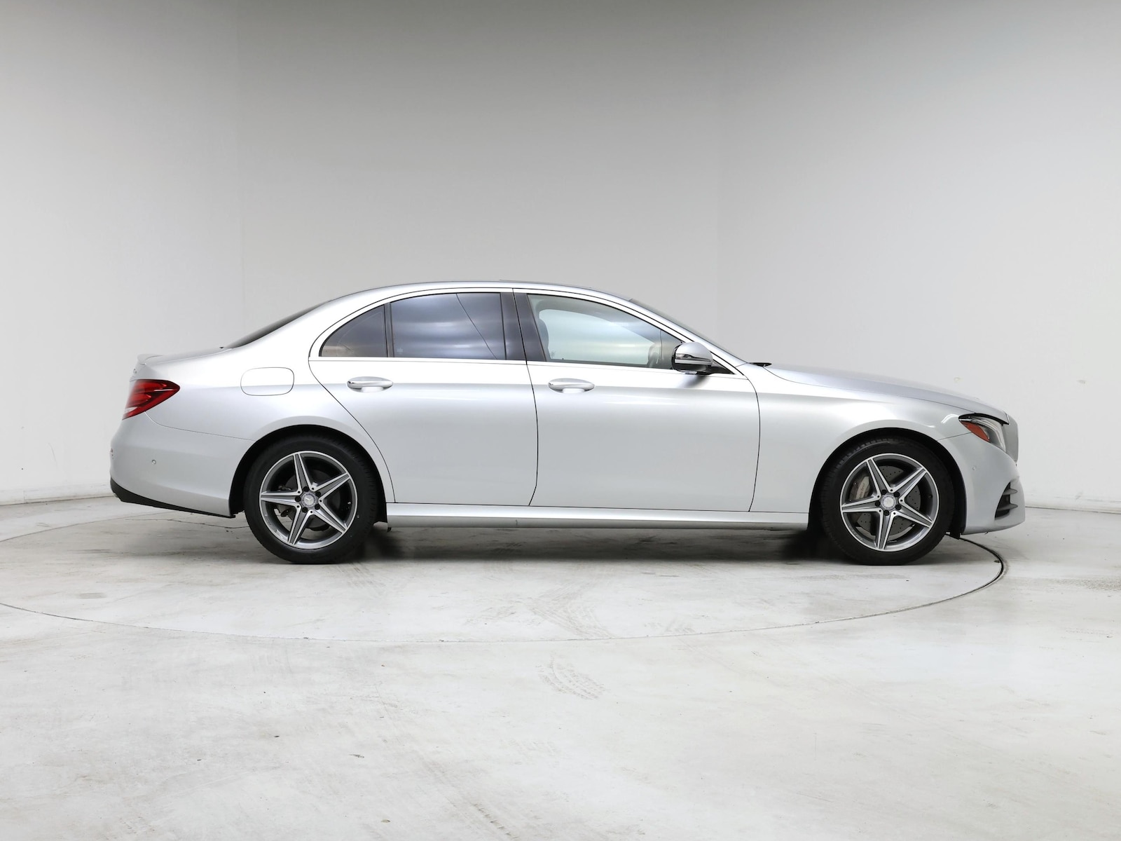 2017 Mercedes-Benz E-Class E300 - Photo 8