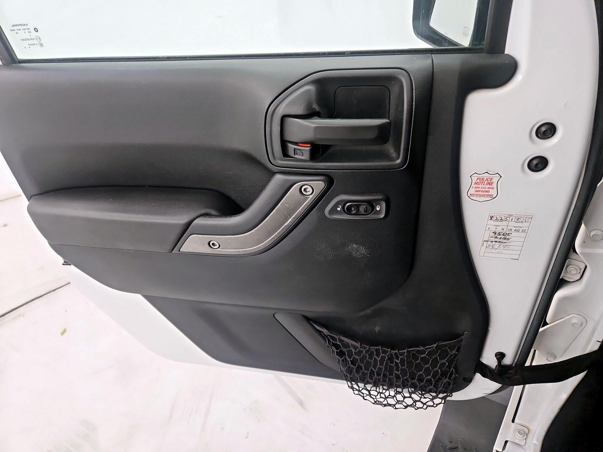 Thumbnail: 2017 Jeep Wrangler - 12