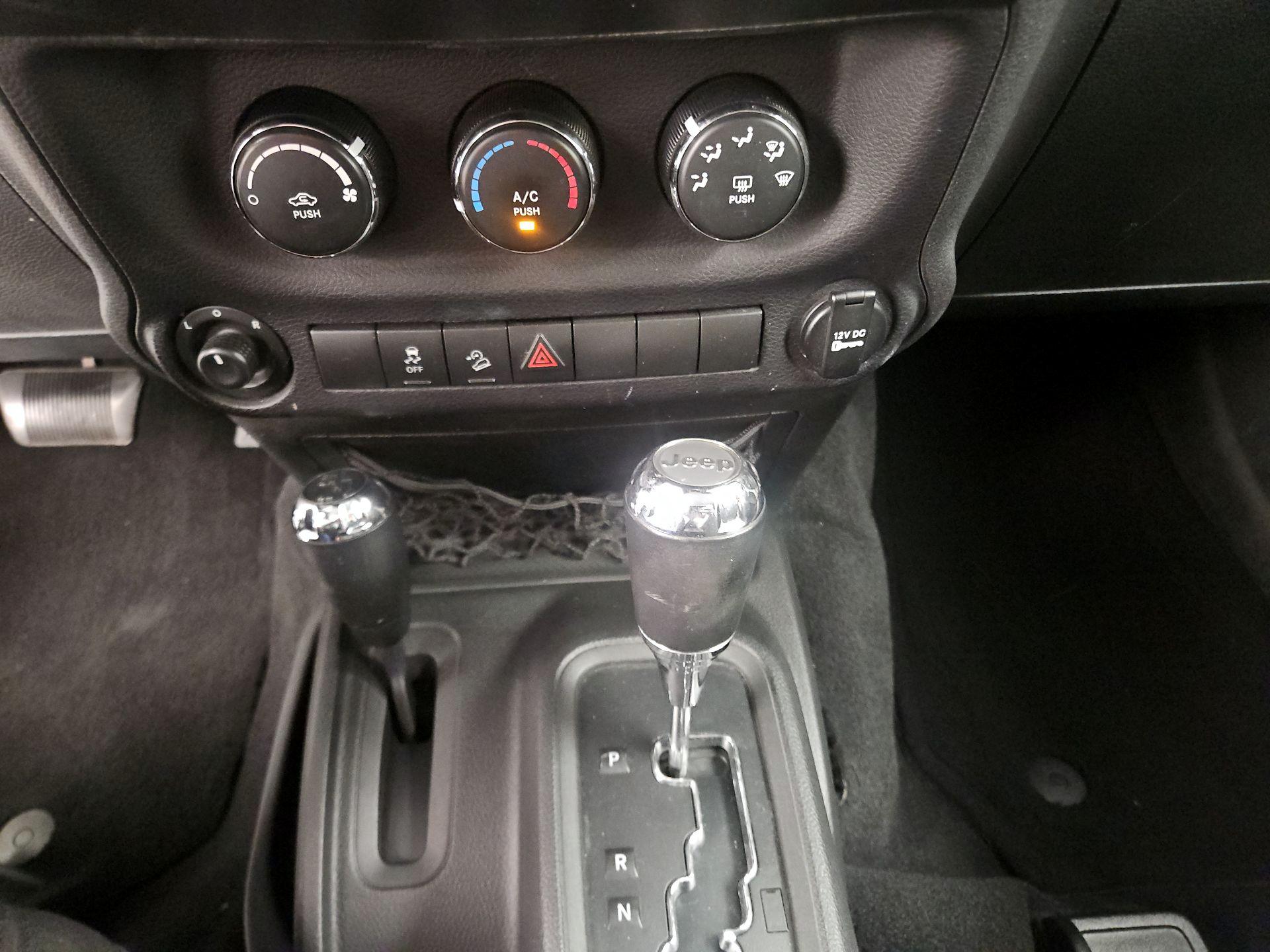Thumbnail: 2017 Jeep Wrangler - 15