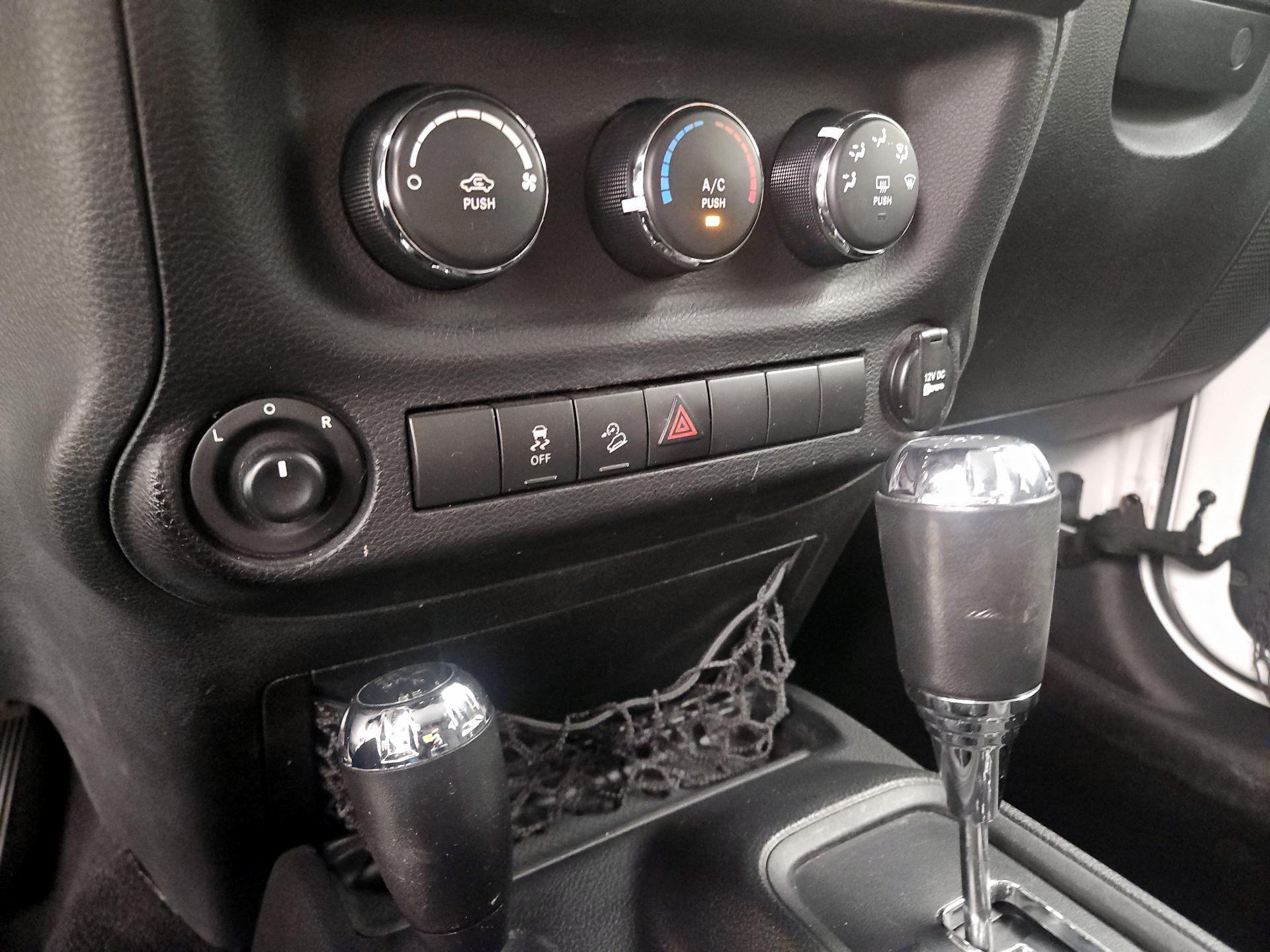 Thumbnail: 2017 Jeep Wrangler - 16