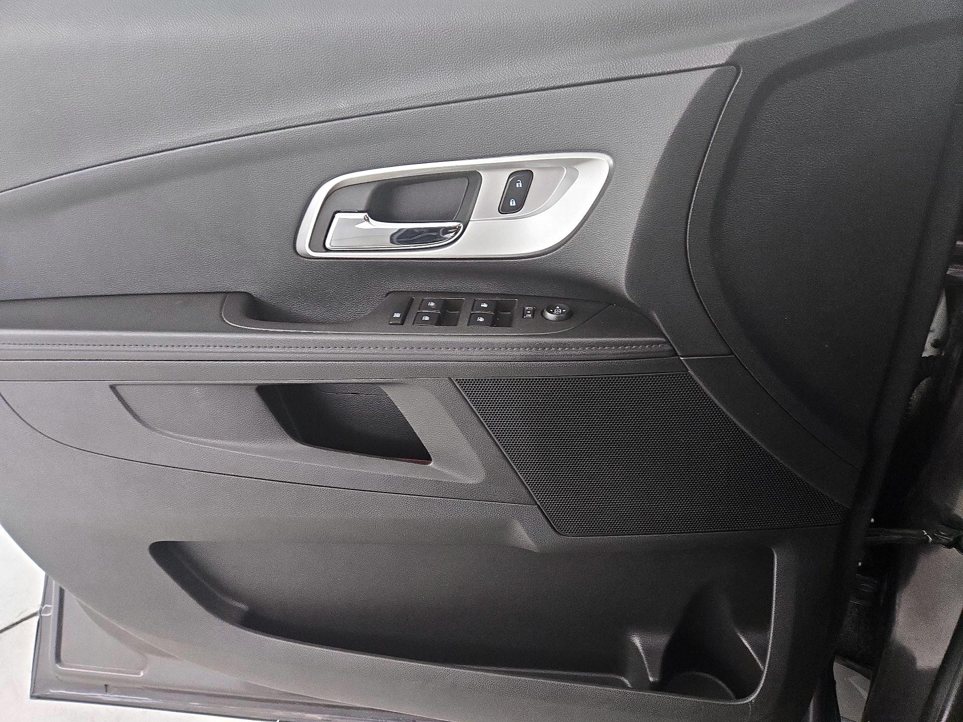 Thumbnail: 2016 Chevrolet Equinox - 12