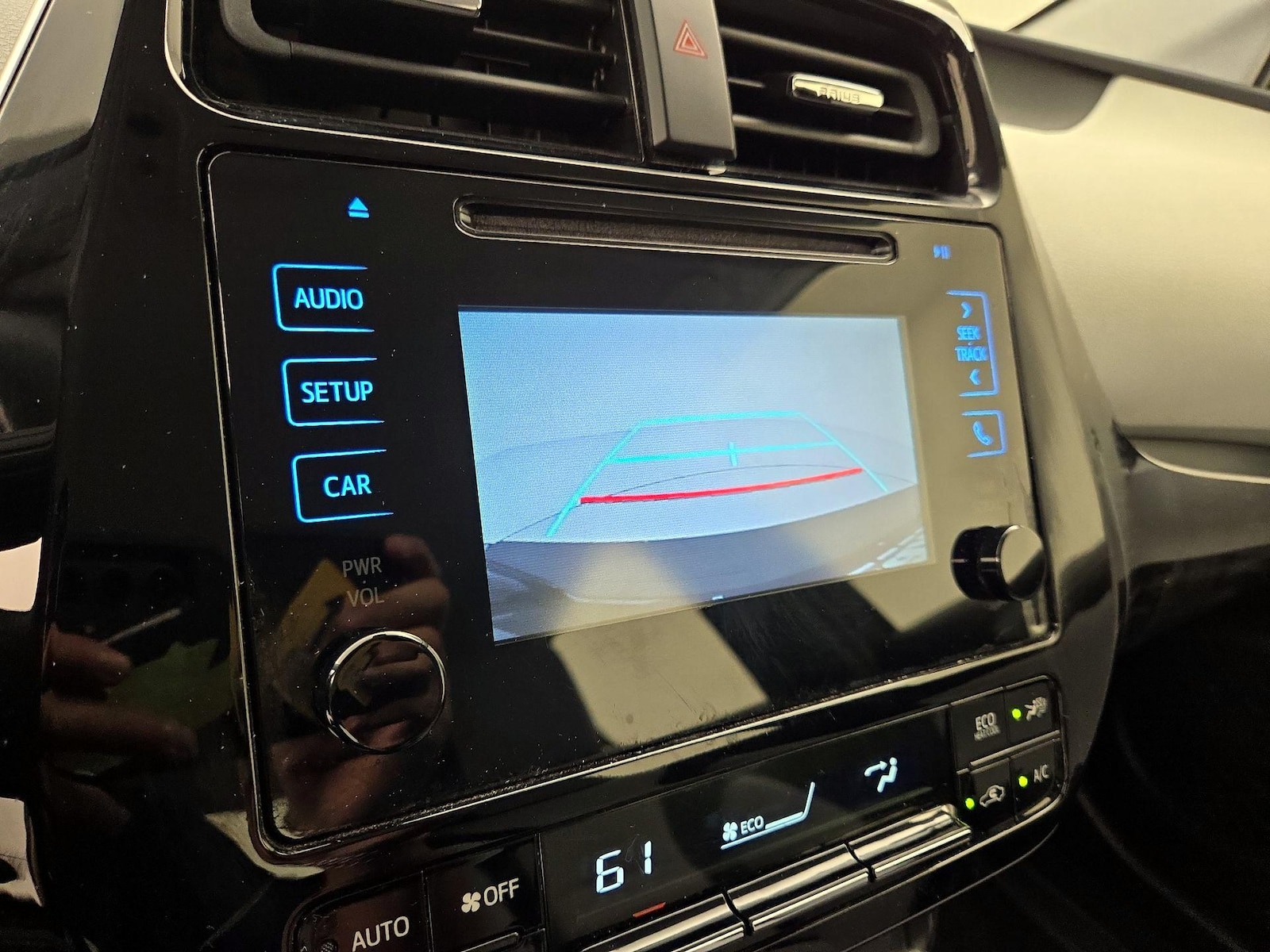 2019 Toyota Prius LE - Photo 15