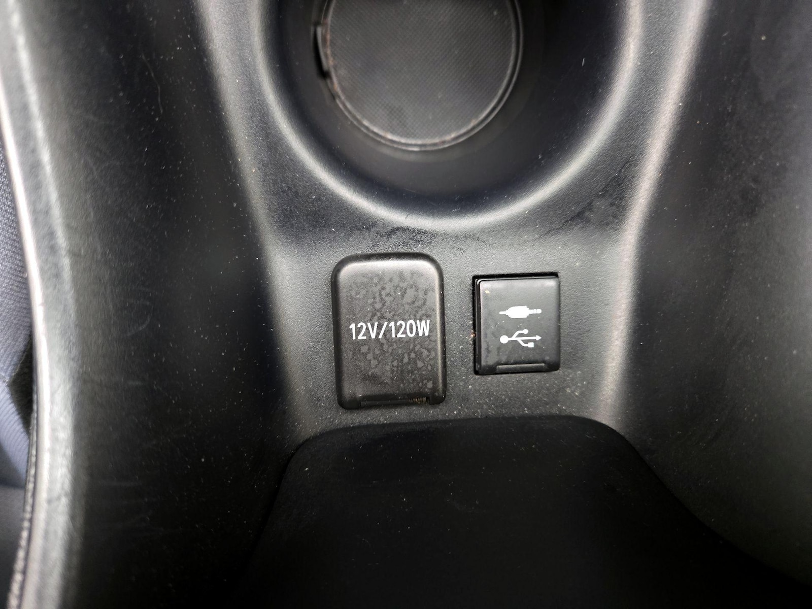 2019 Toyota Prius LE - Photo 19