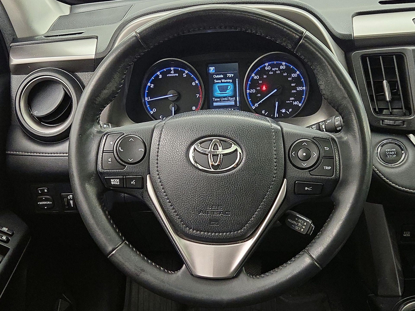 2018 Toyota RAV4 XLE - Photo 11