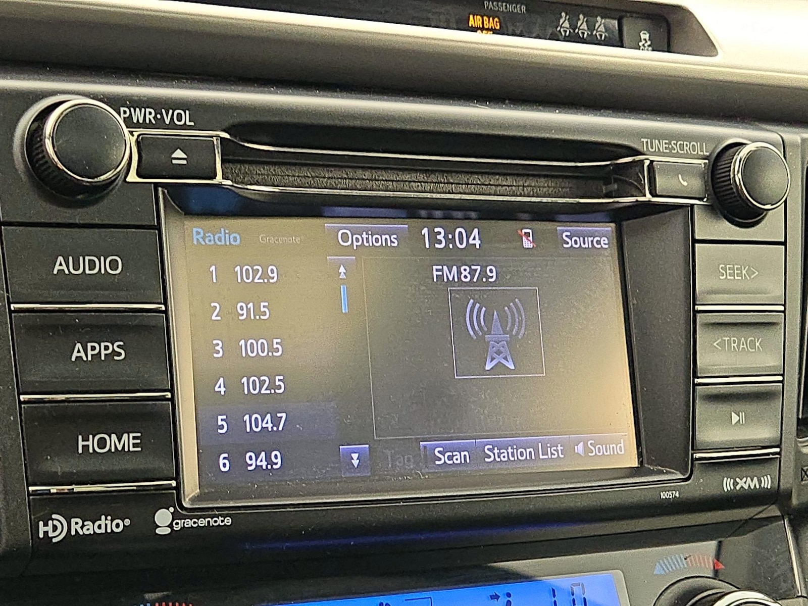 2018 Toyota RAV4 XLE - Photo 16