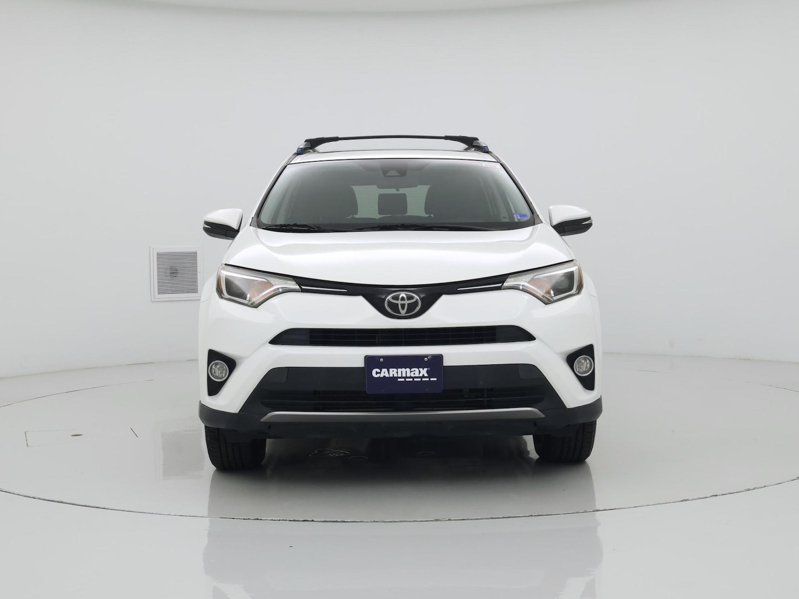 2018 Toyota RAV4 XLE - Photo 6