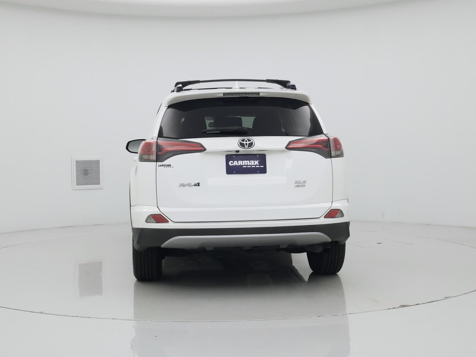 2018 Toyota RAV4 XLE - Photo 7