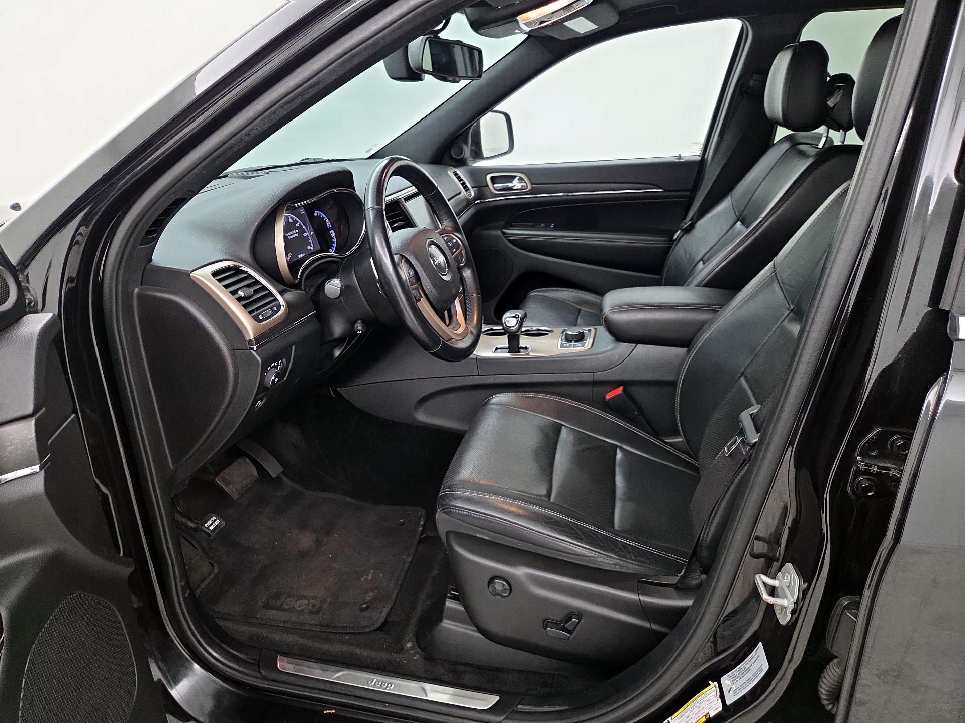 Thumbnail: 2015 Jeep Grand Cherokee - 11