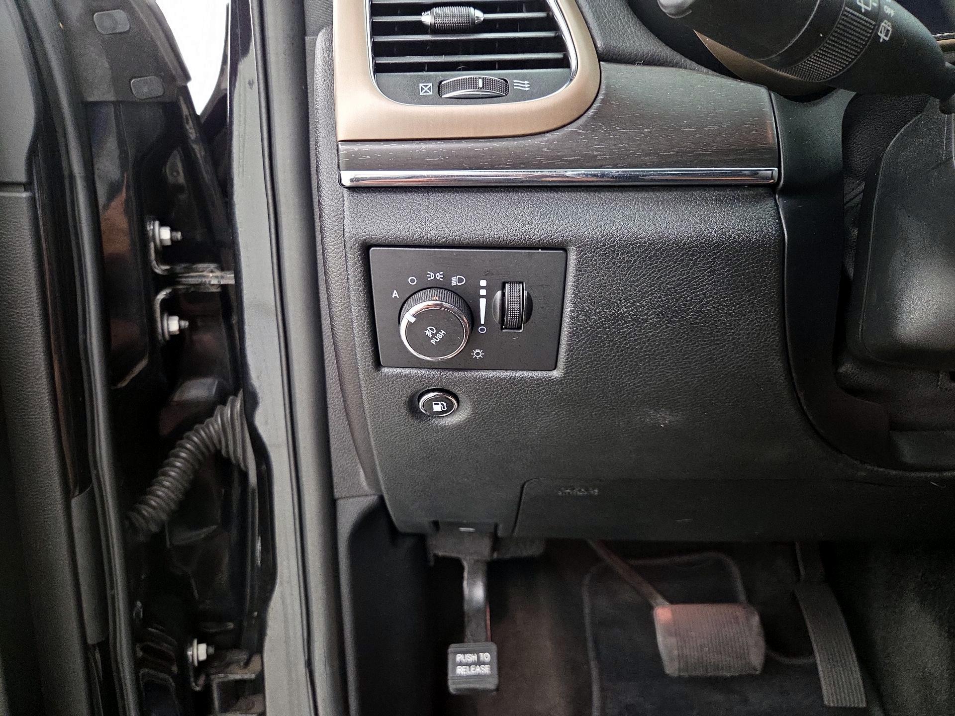 Thumbnail: 2015 Jeep Grand Cherokee - 13
