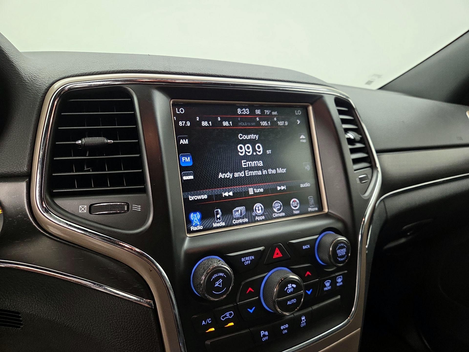 Thumbnail: 2015 Jeep Grand Cherokee - 16