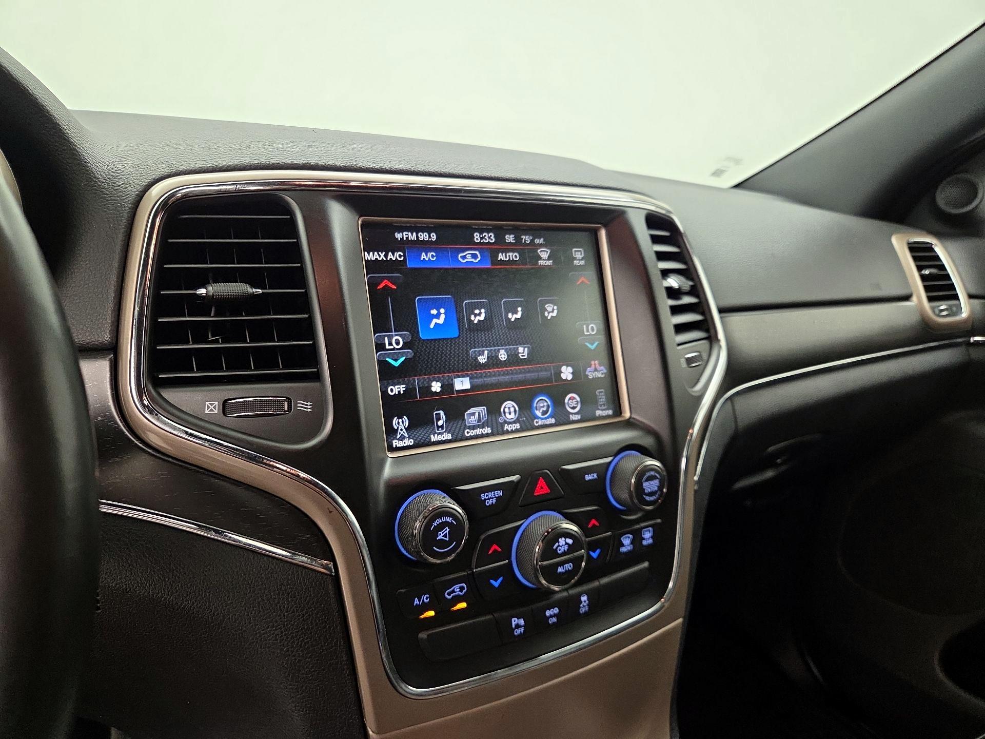 Thumbnail: 2015 Jeep Grand Cherokee - 17