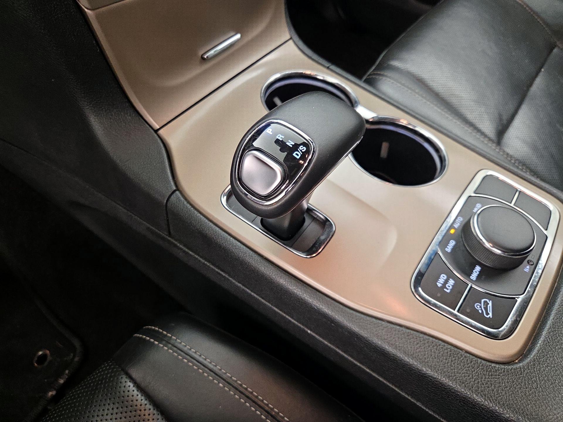 Thumbnail: 2015 Jeep Grand Cherokee - 18
