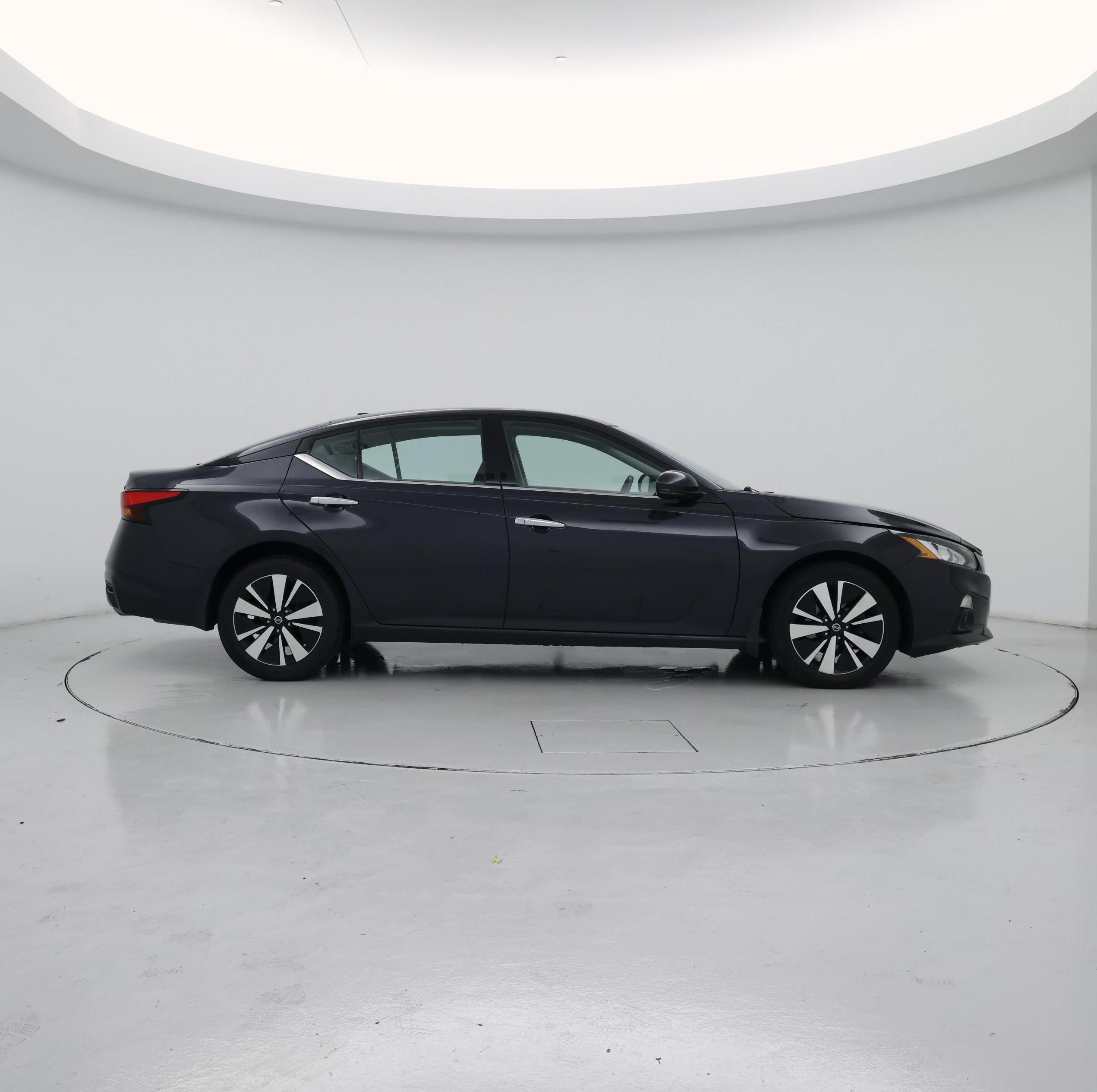Thumbnail: 2020 Nissan Altima - 7