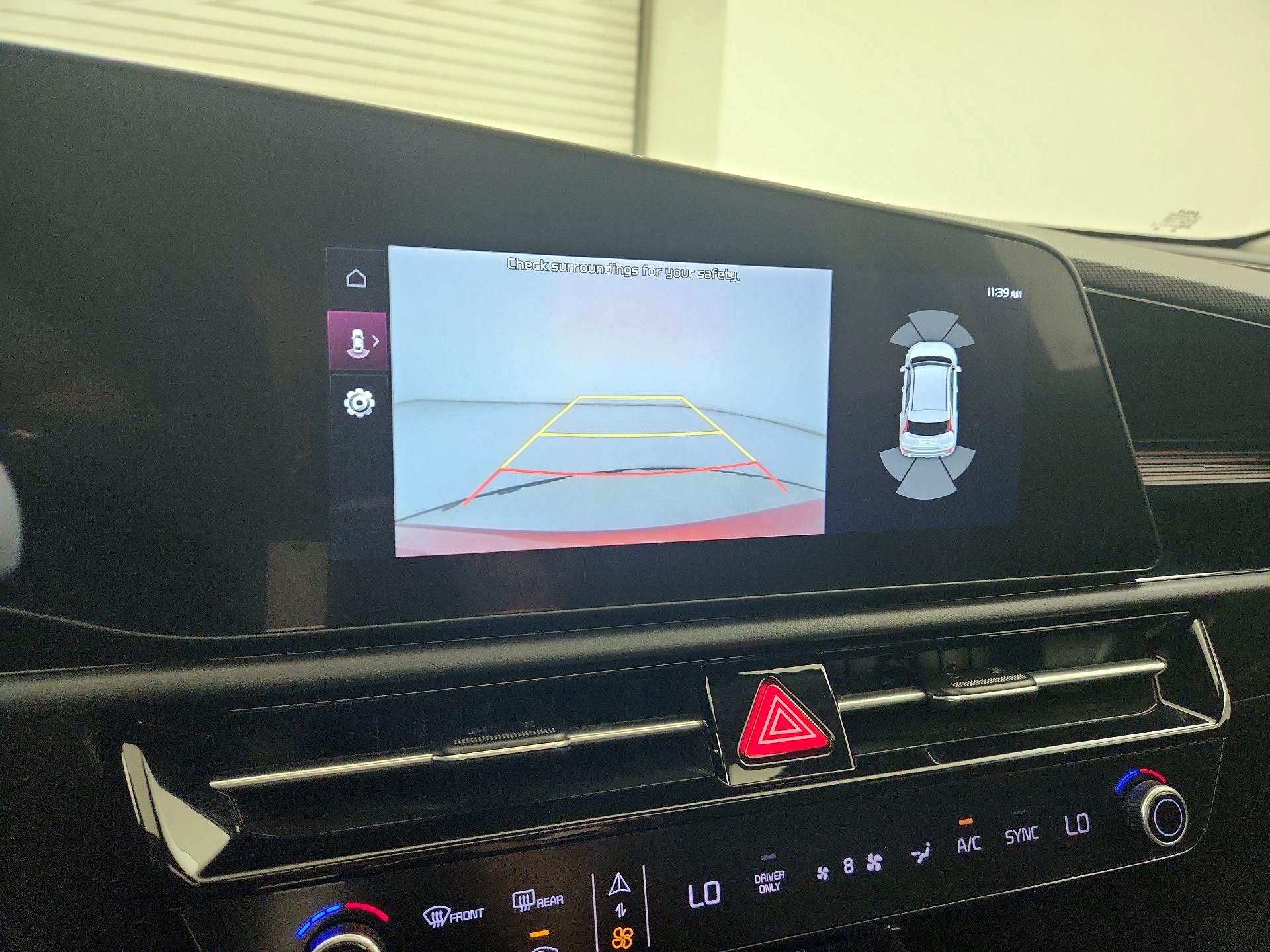 Thumbnail: 2023 Kia Niro - 13