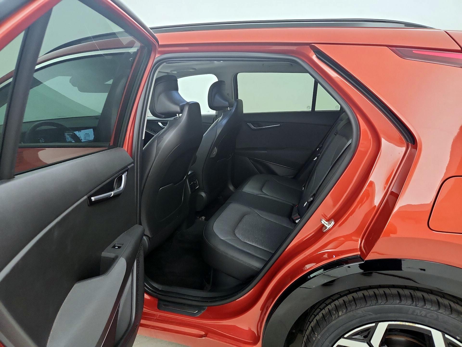 Thumbnail: 2023 Kia Niro - 19