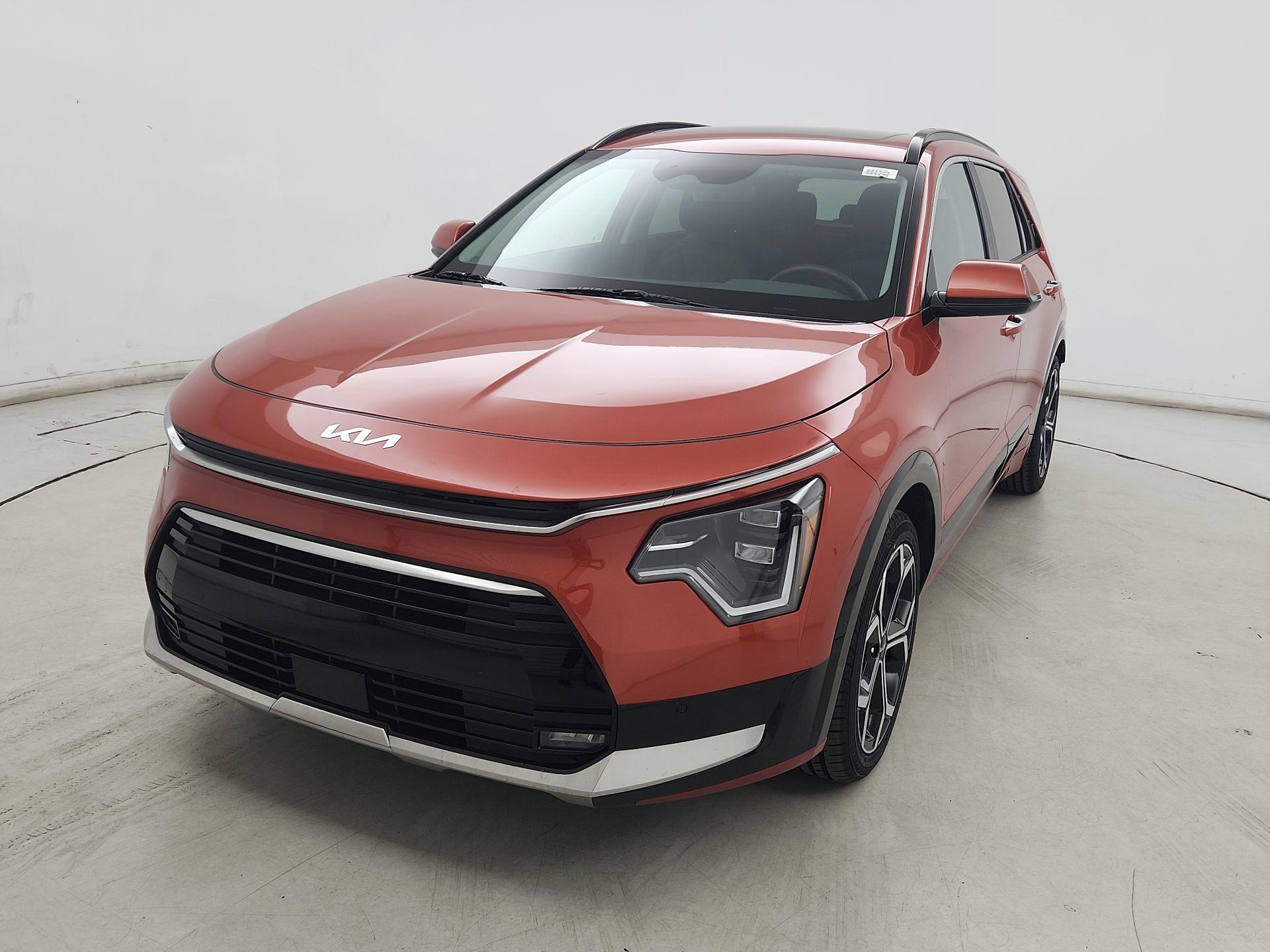 Thumbnail: 2023 Kia Niro - 3