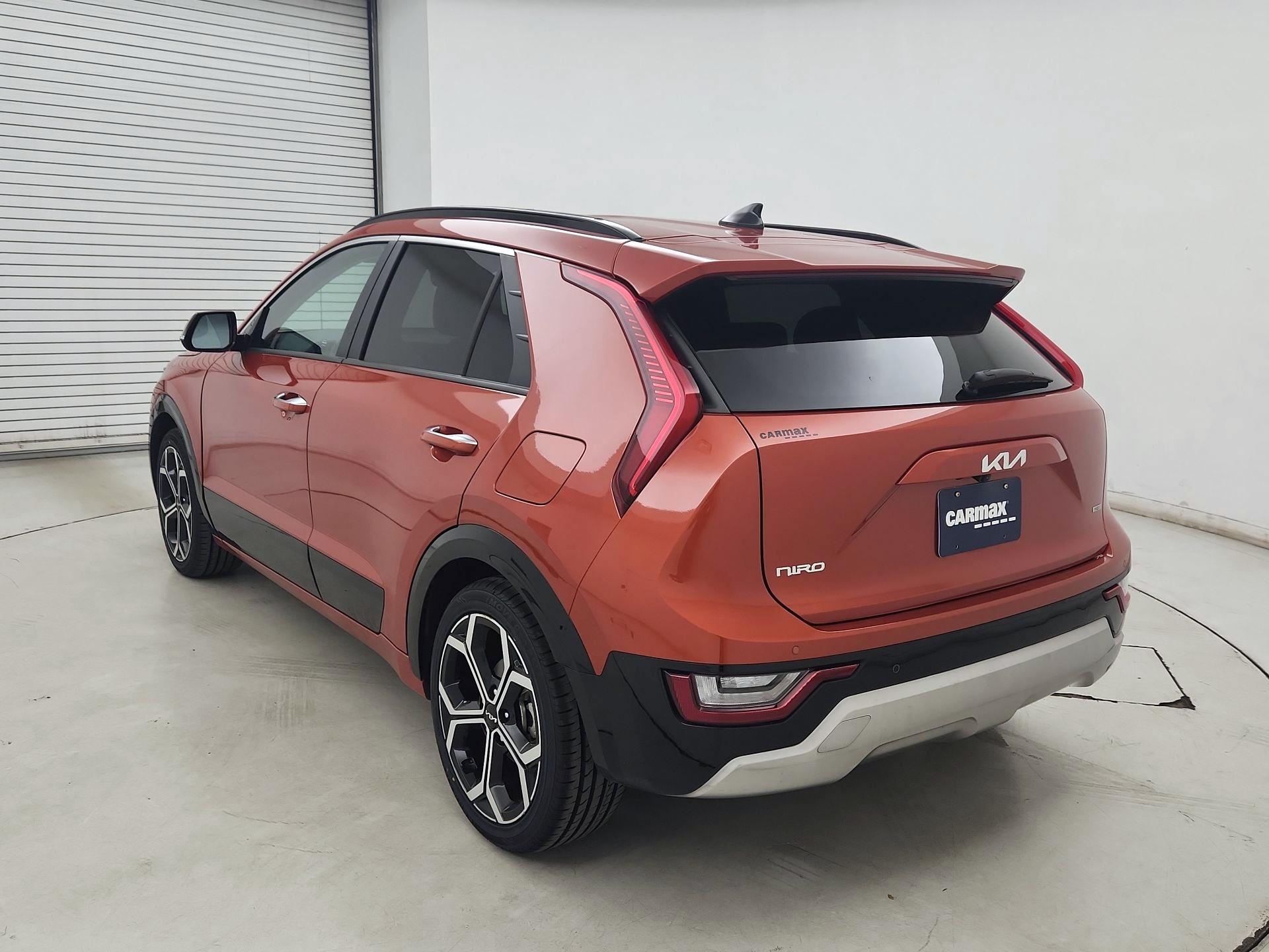 Thumbnail: 2023 Kia Niro - 7