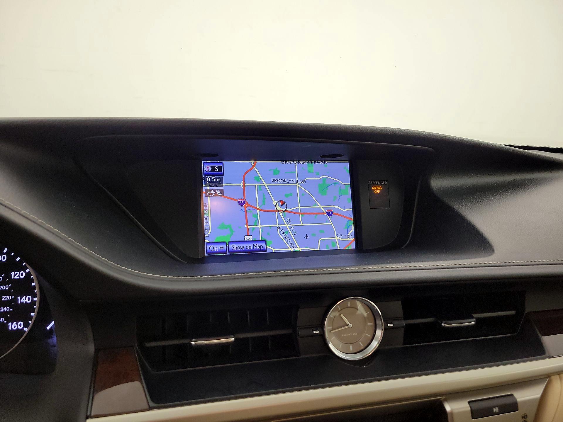 Thumbnail: 2014 Lexus ES - 14