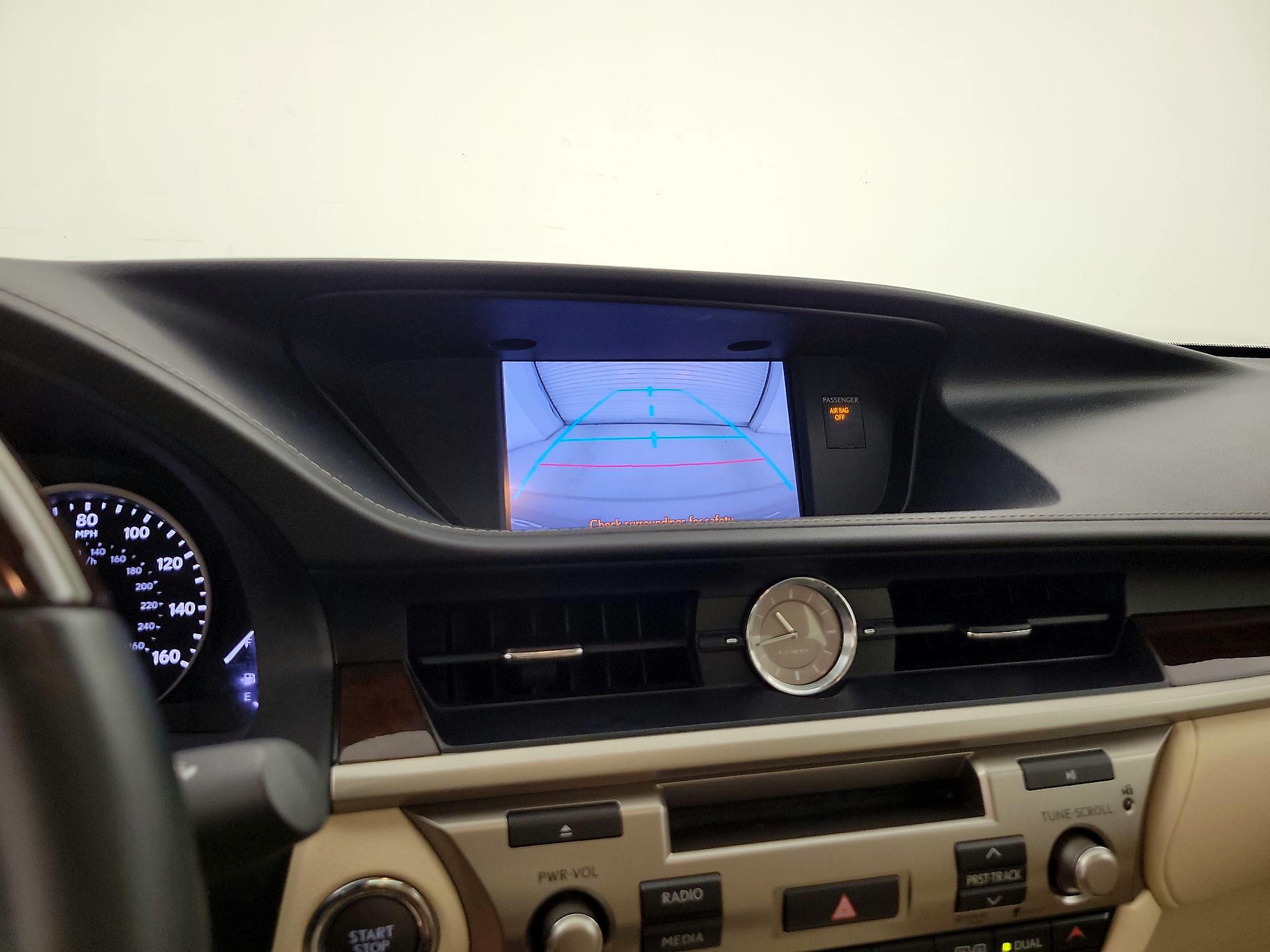 Thumbnail: 2014 Lexus ES - 15