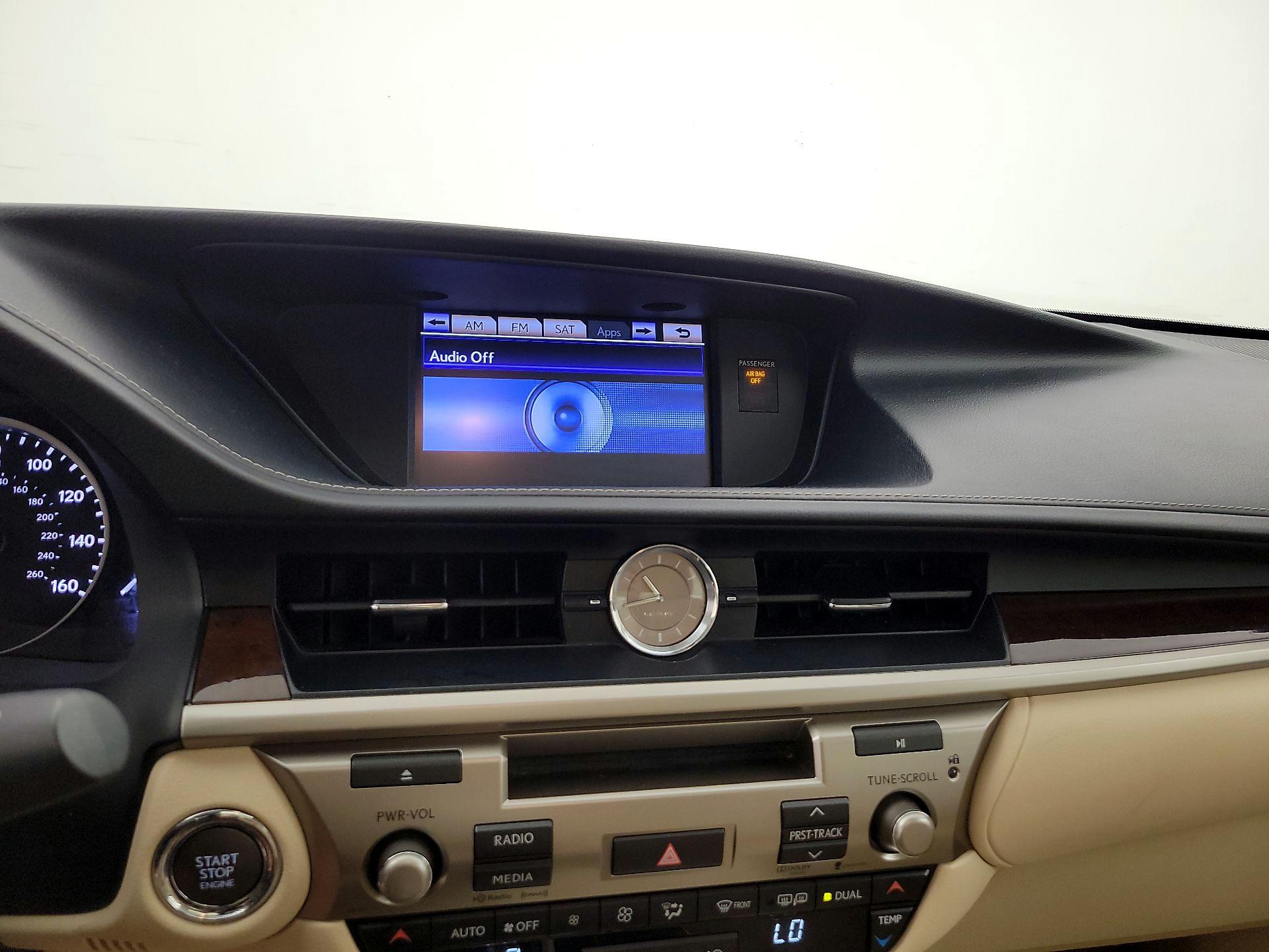 Thumbnail: 2014 Lexus ES - 16
