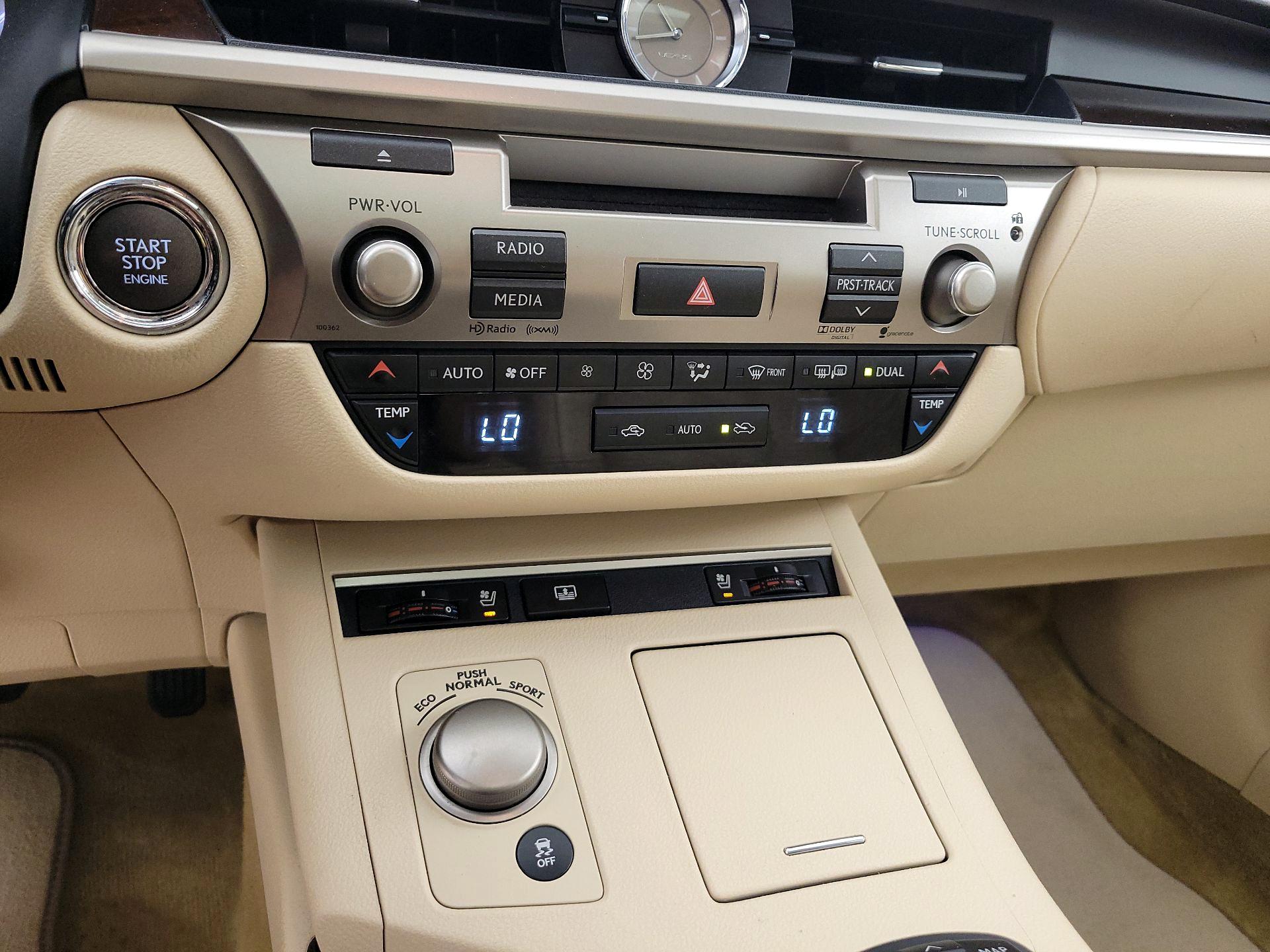 Thumbnail: 2014 Lexus ES - 17