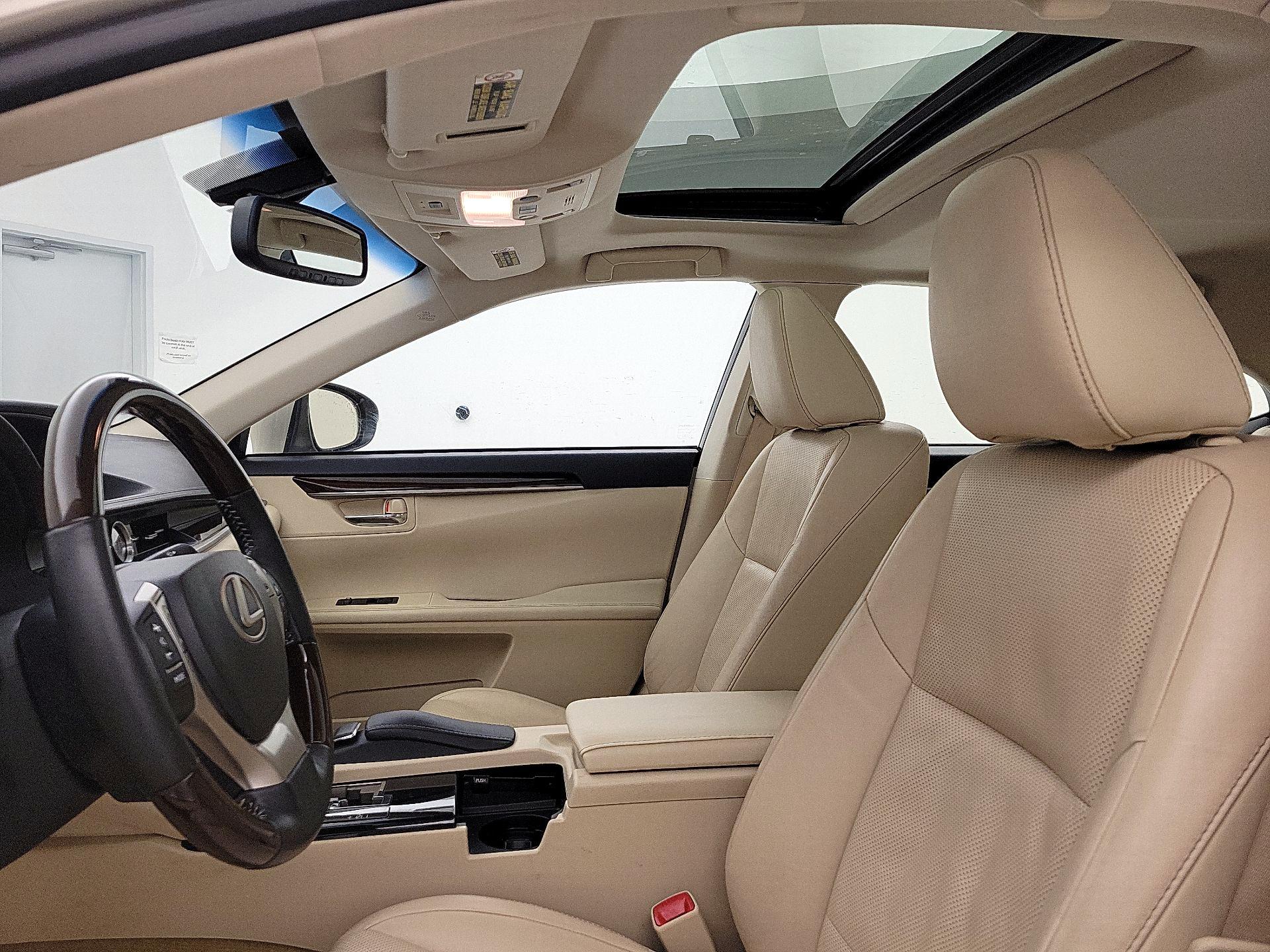 Thumbnail: 2014 Lexus ES - 20