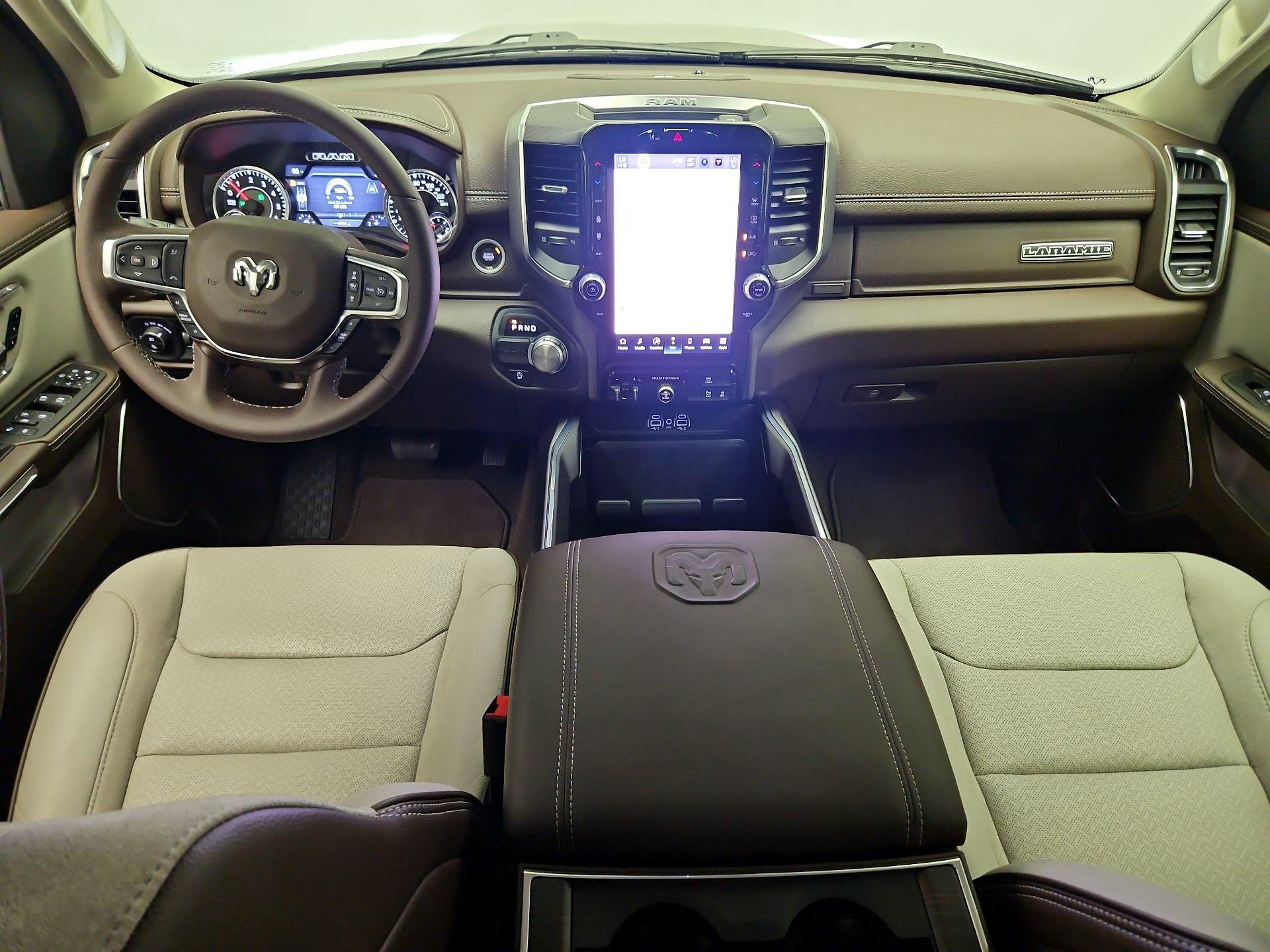 Thumbnail: 2025 RAM 1500 - 9